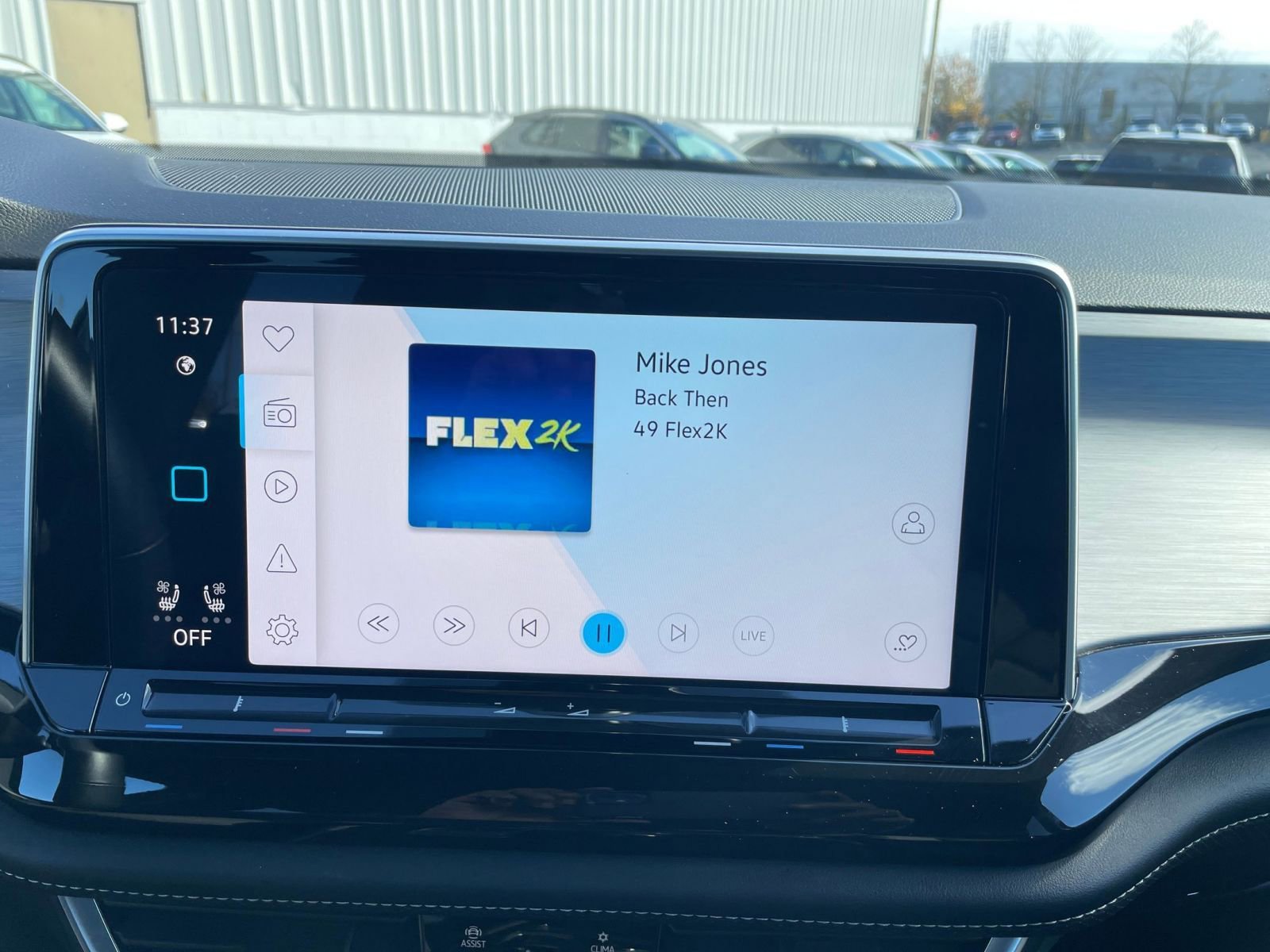 Thumbnail: 2025 Volkswagen Atlas - 21