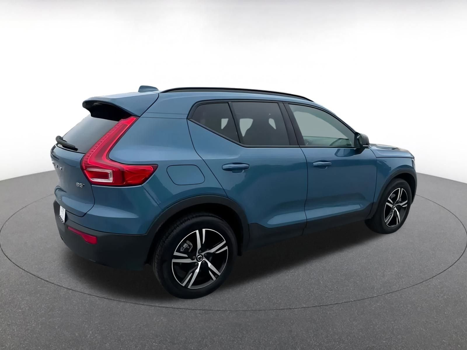 Thumbnail: 2024 Volvo XC40 - 15