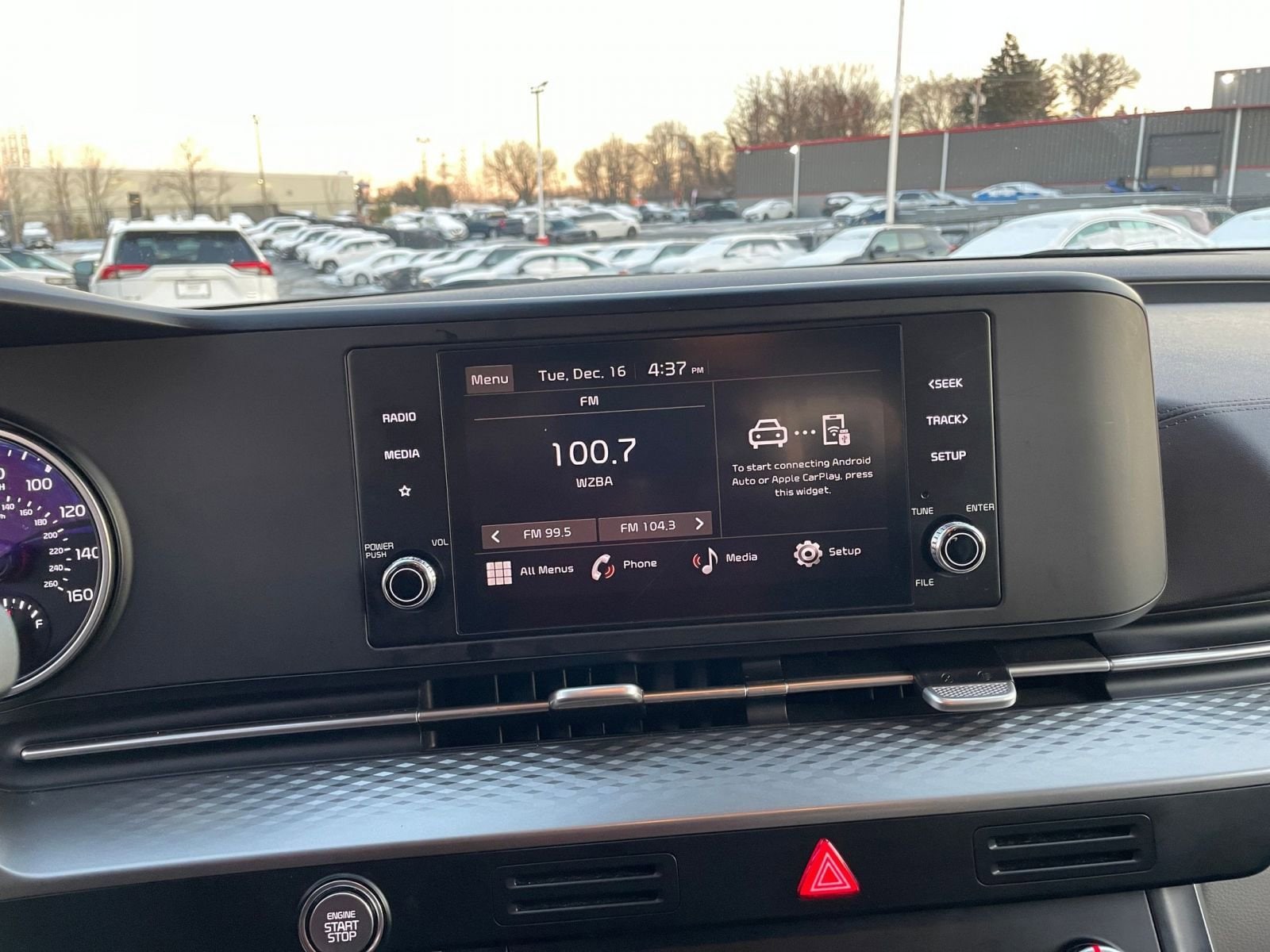 Thumbnail: 2023 Kia Carnival - 22