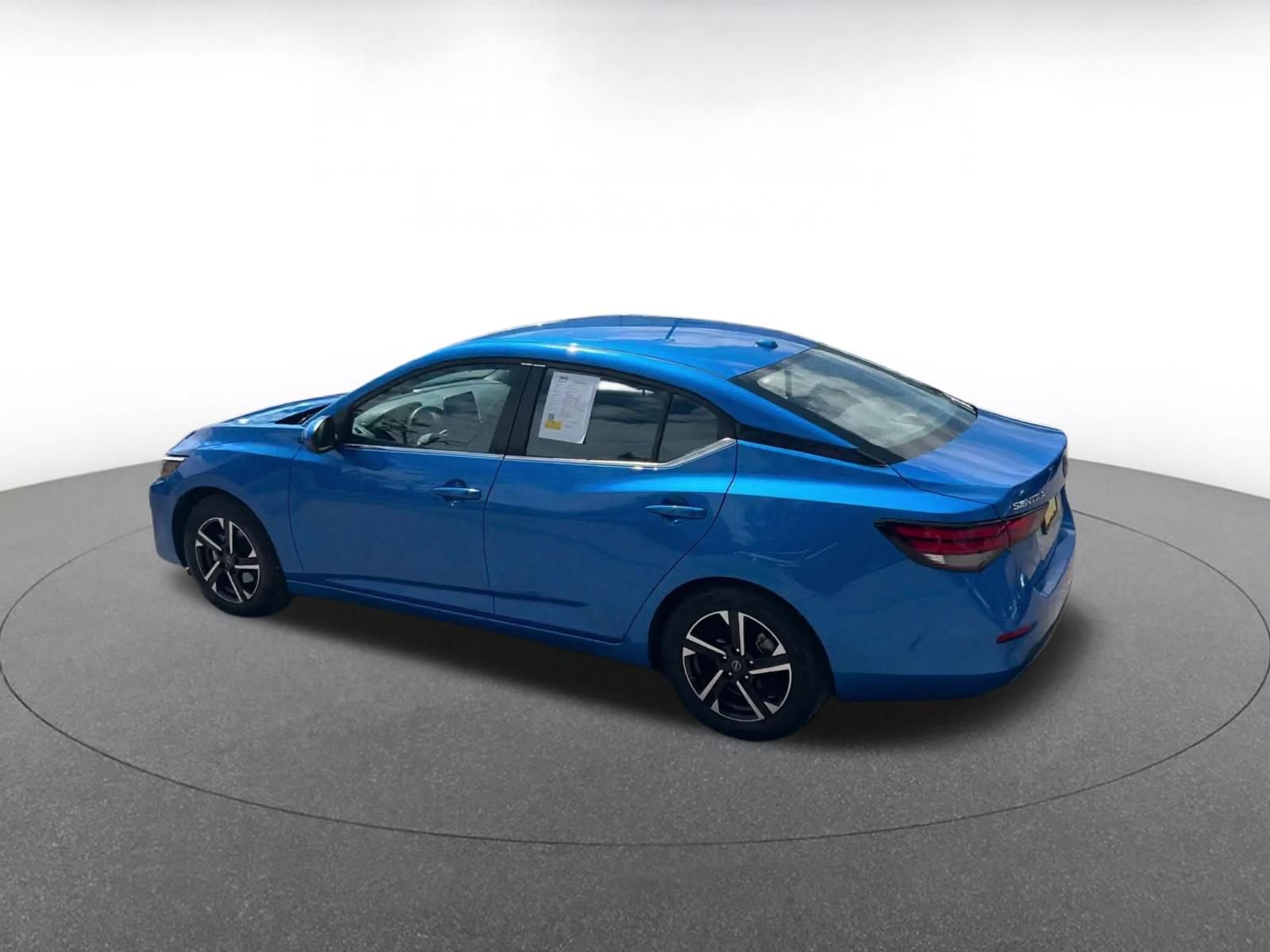 Thumbnail: 2025 Nissan Sentra - 10