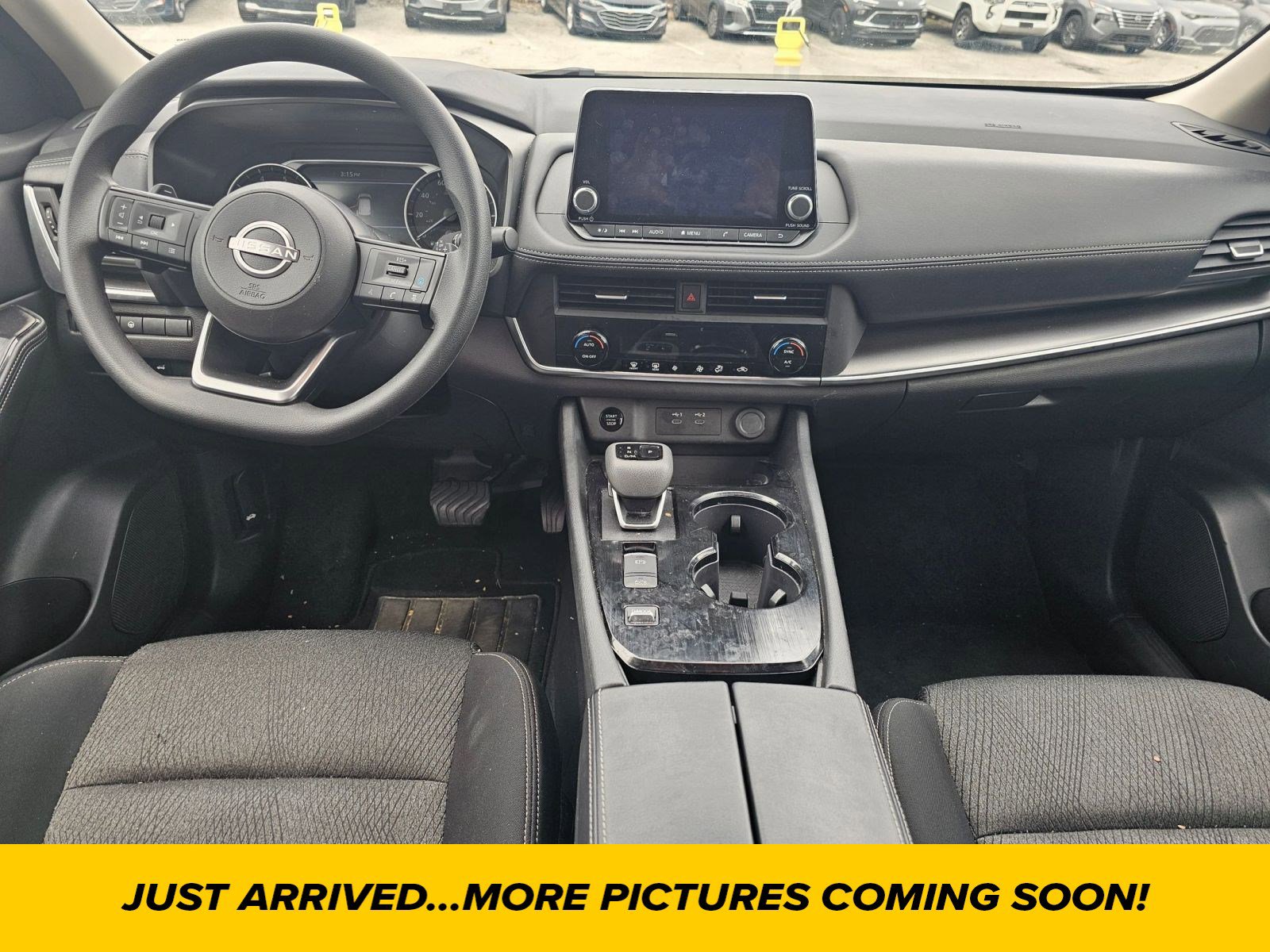 2024 Nissan Rogue SV 10
