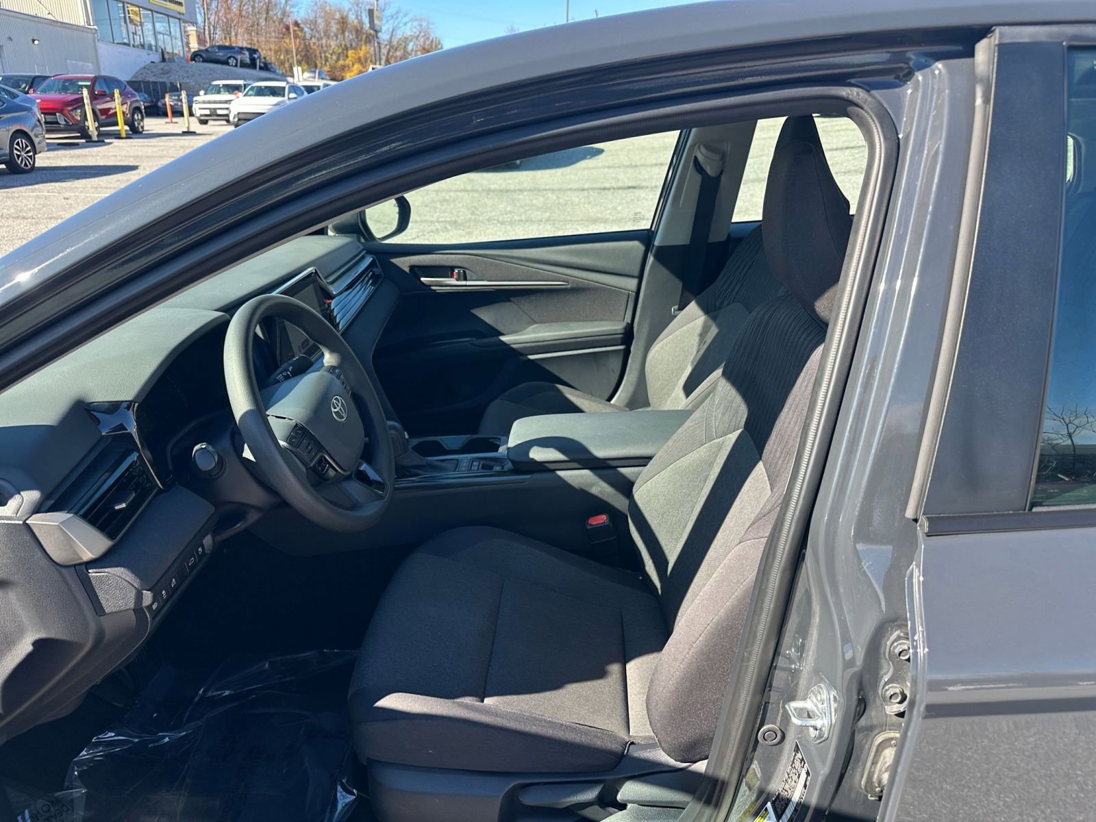 Thumbnail: 2025 Toyota Camry - 25