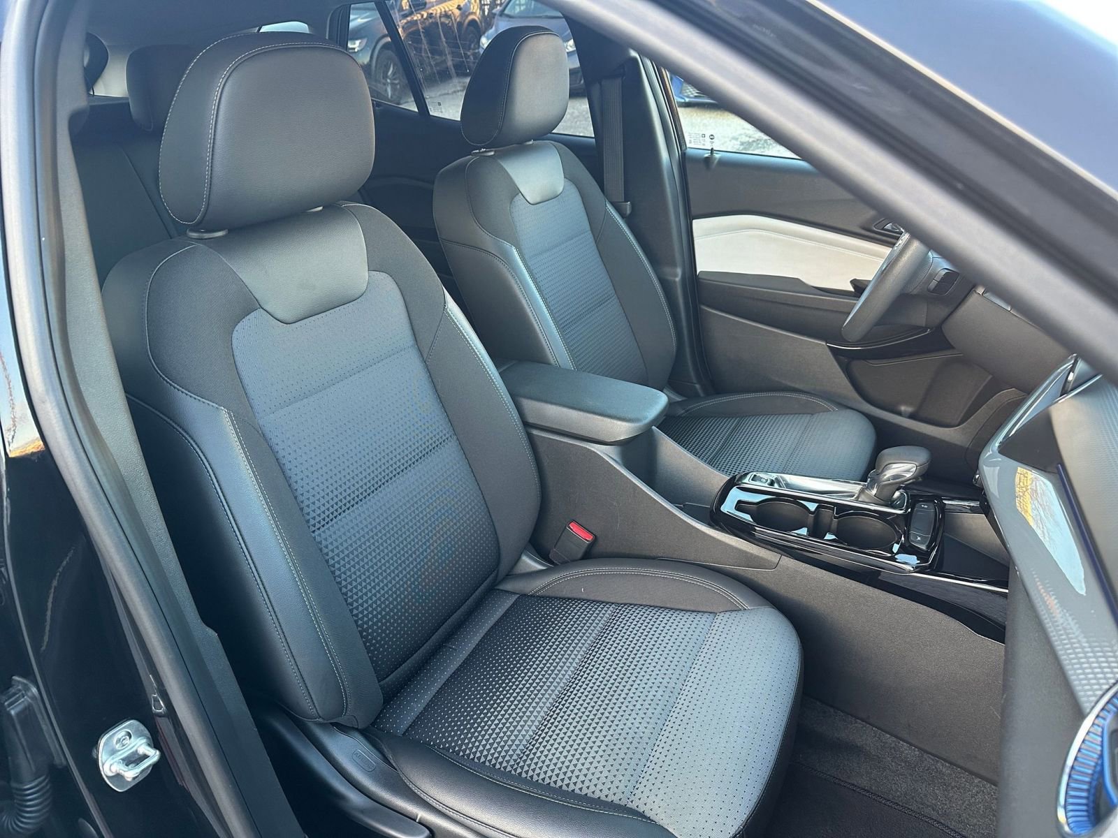 Thumbnail: 2025 Chevrolet Trax - 34