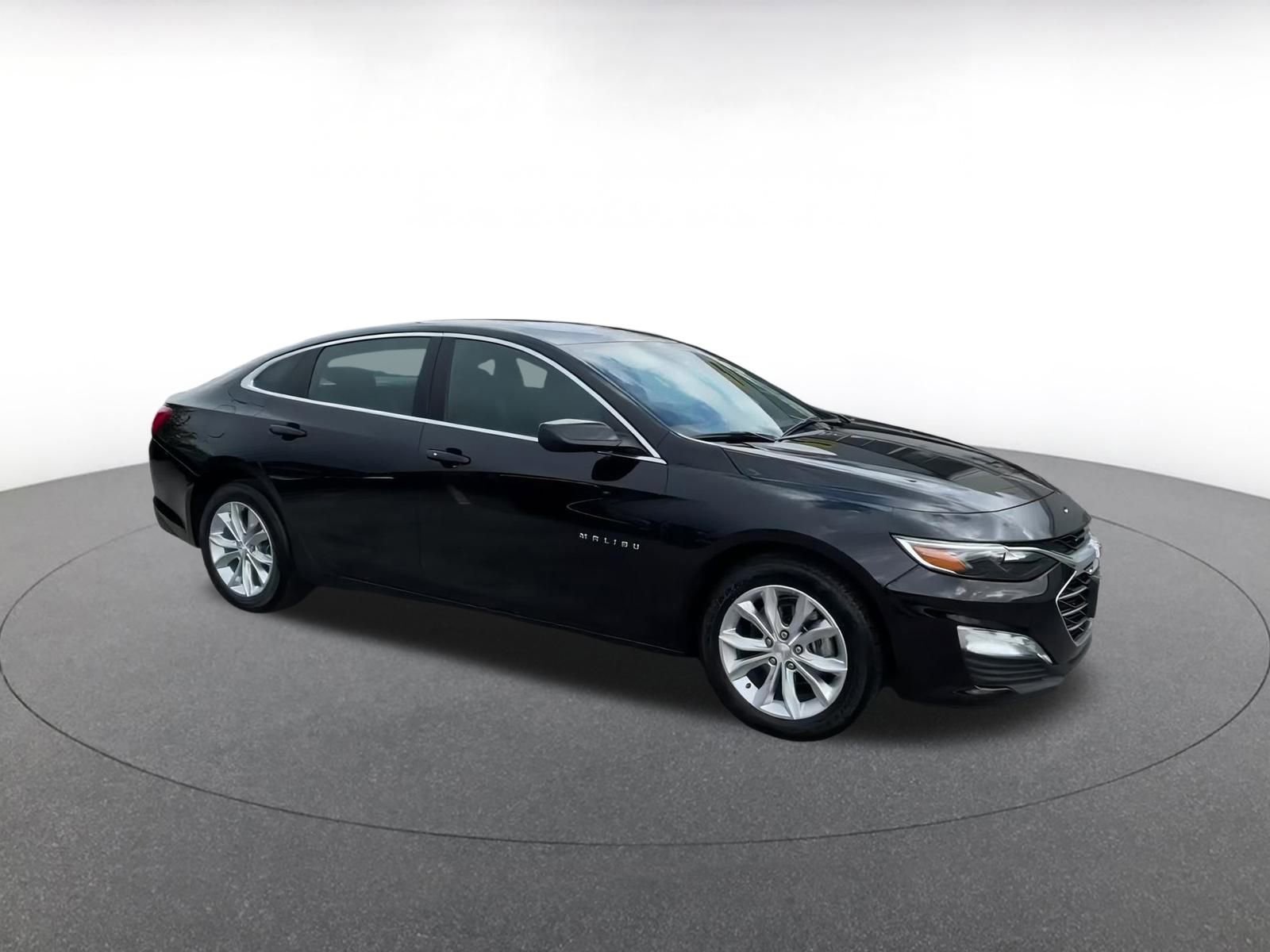 Thumbnail: 2024 Chevrolet Malibu - 2