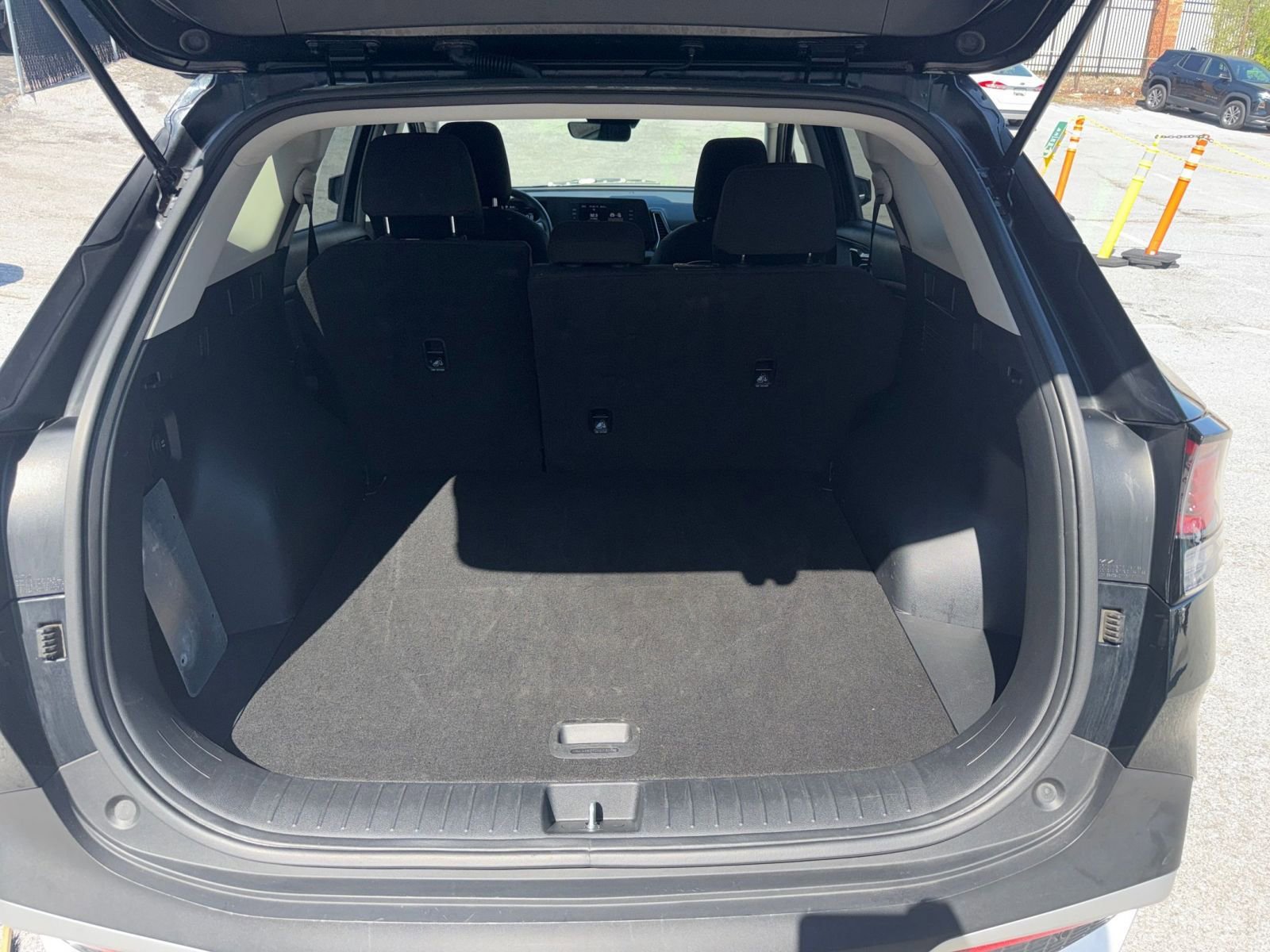 Thumbnail: 2025 Kia Sportage - 25