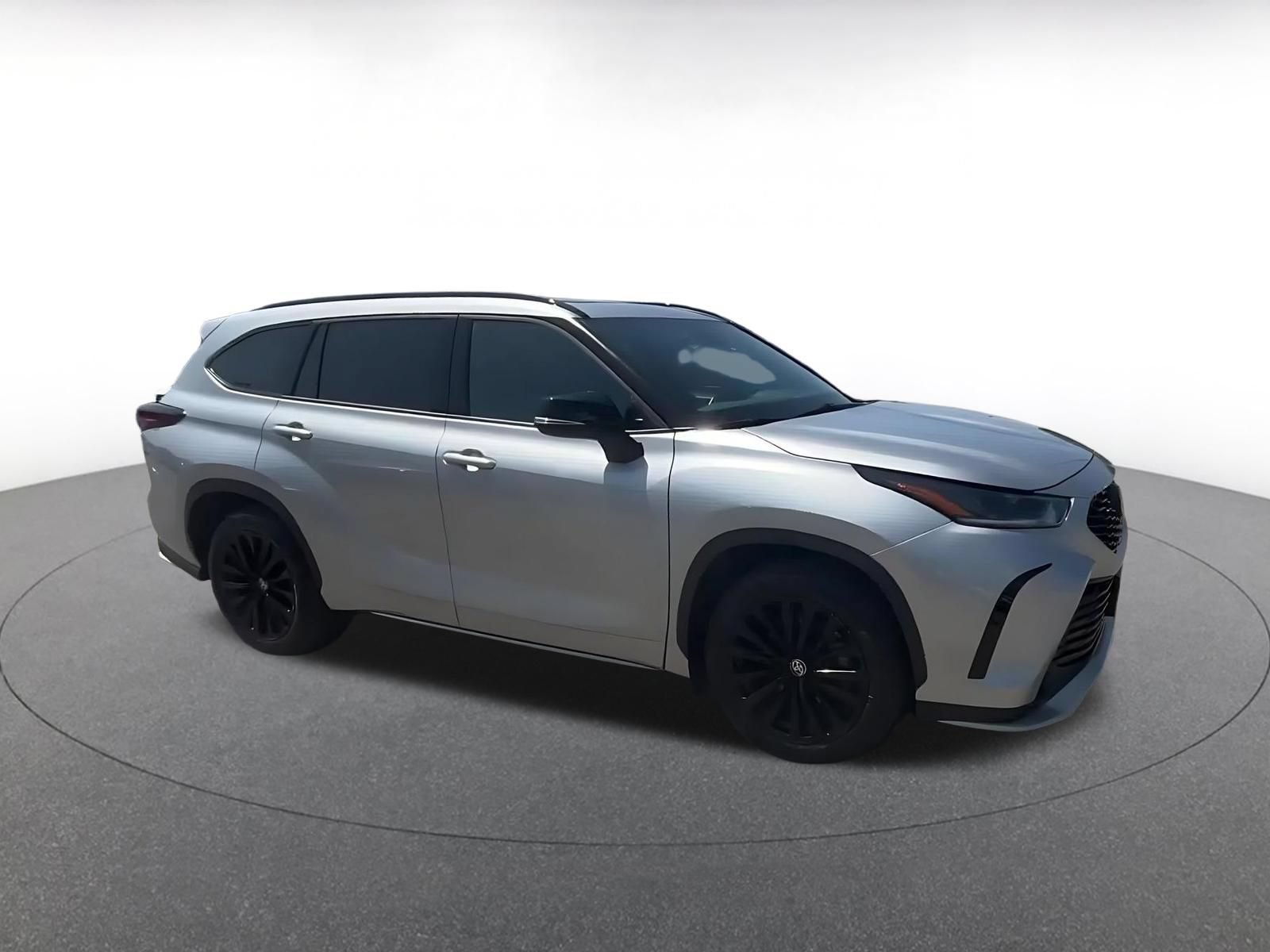 Thumbnail: 2025 Toyota Highlander - 2