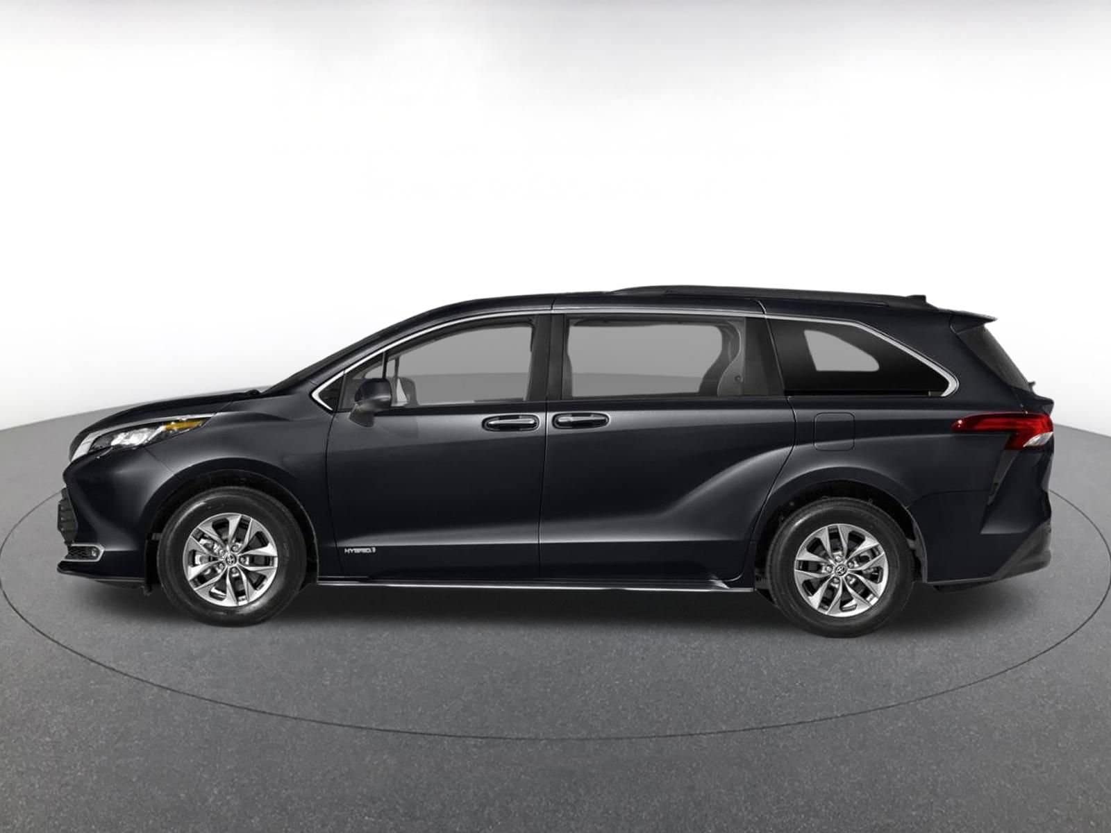 Thumbnail: 2024 Toyota Sienna - 3
