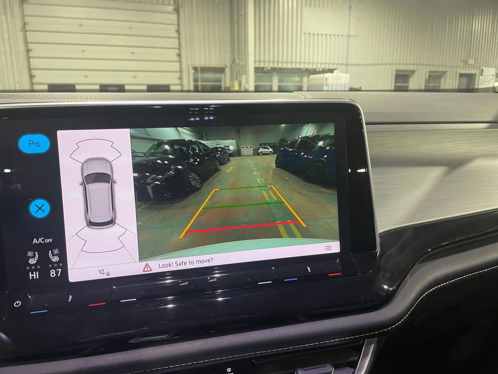 Thumbnail: 2025 Volkswagen Atlas - 17