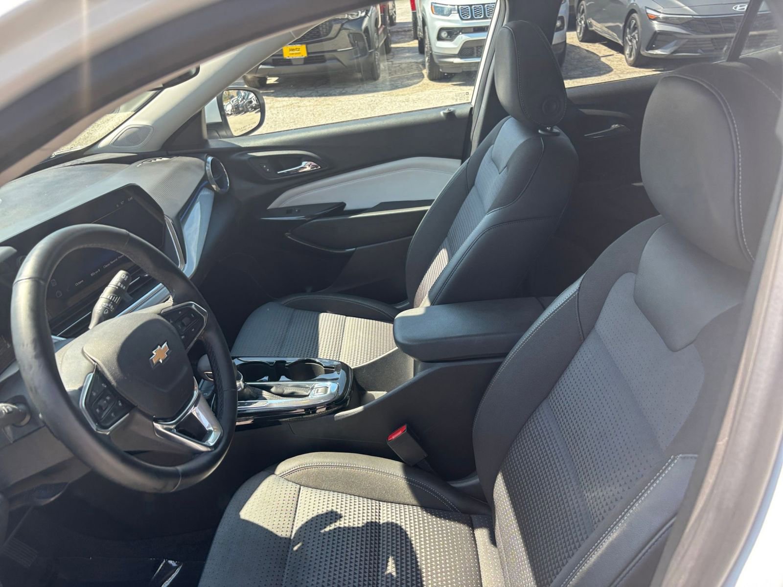 Thumbnail: 2025 Chevrolet Trax - 25
