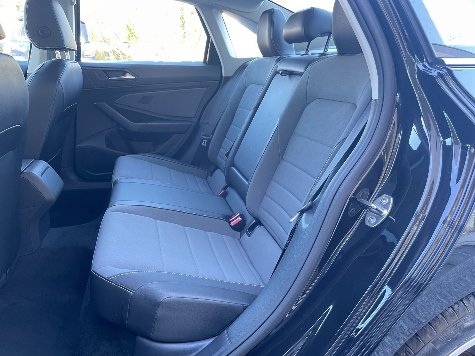 Thumbnail: 2025 Volkswagen Jetta - 24