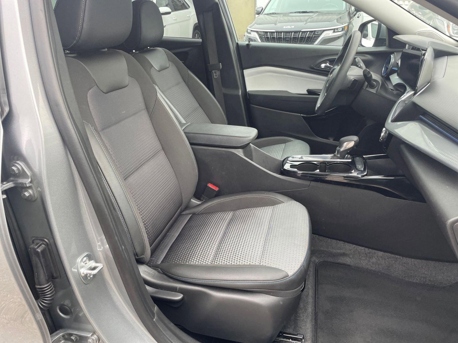 Thumbnail: 2025 Chevrolet Trax - 34