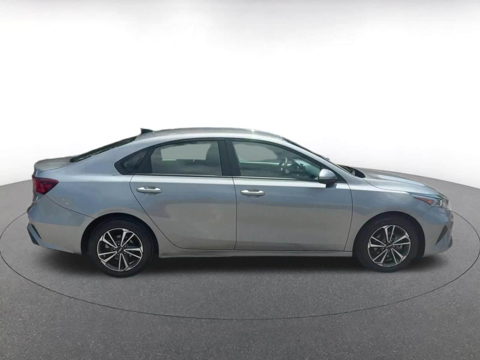Thumbnail: 2024 Kia Forte - 16