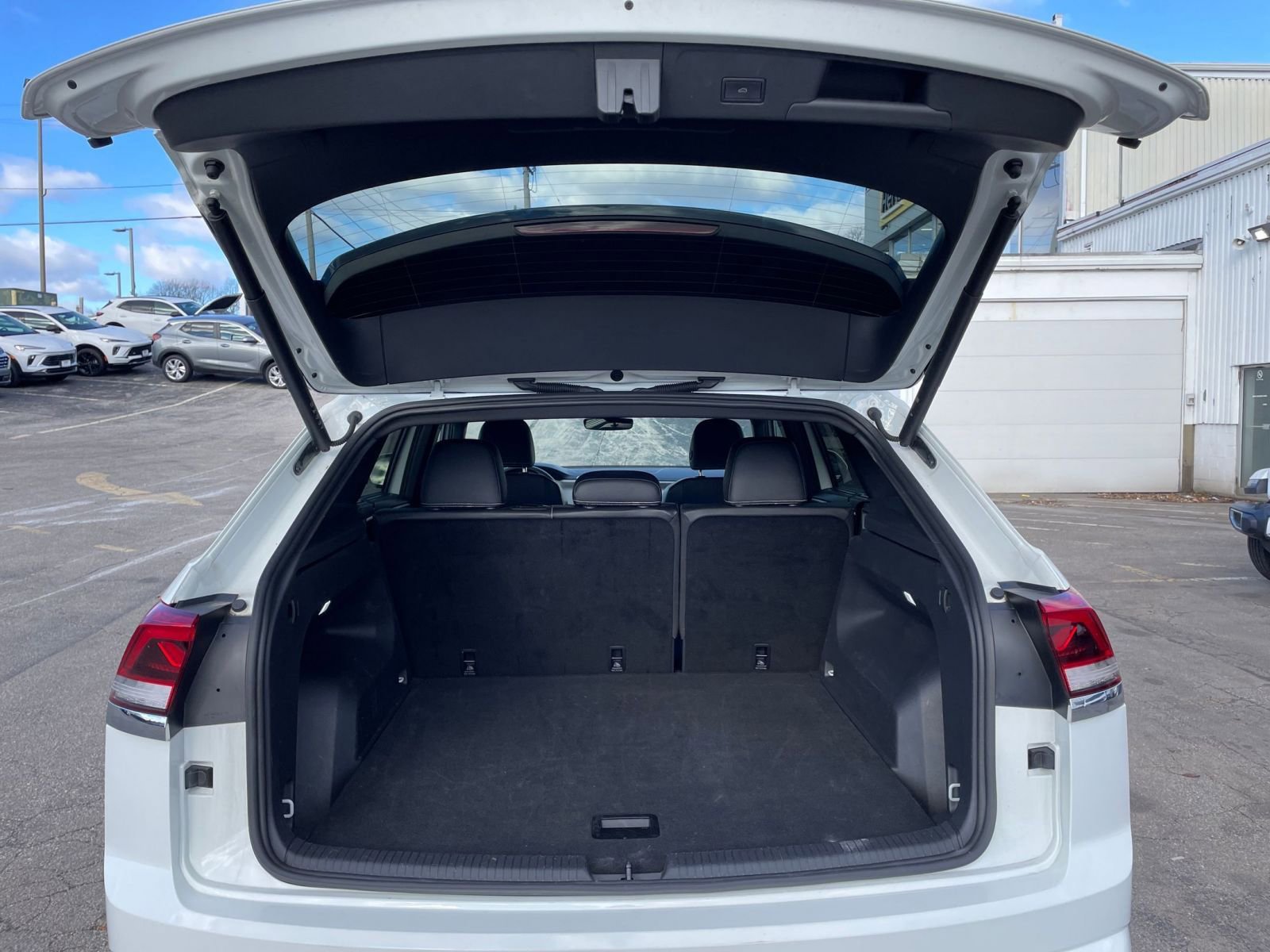 Thumbnail: 2025 Volkswagen Atlas - 31