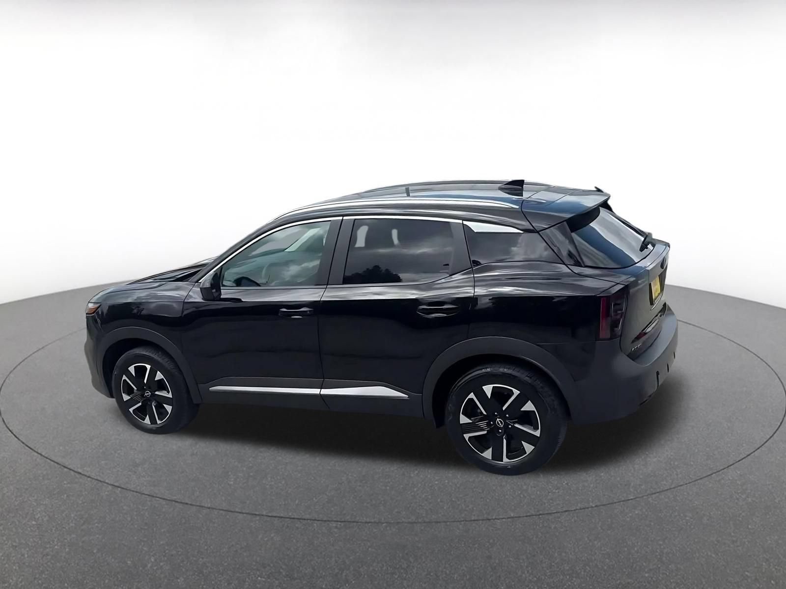 Thumbnail: 2026 Nissan Kicks - 8