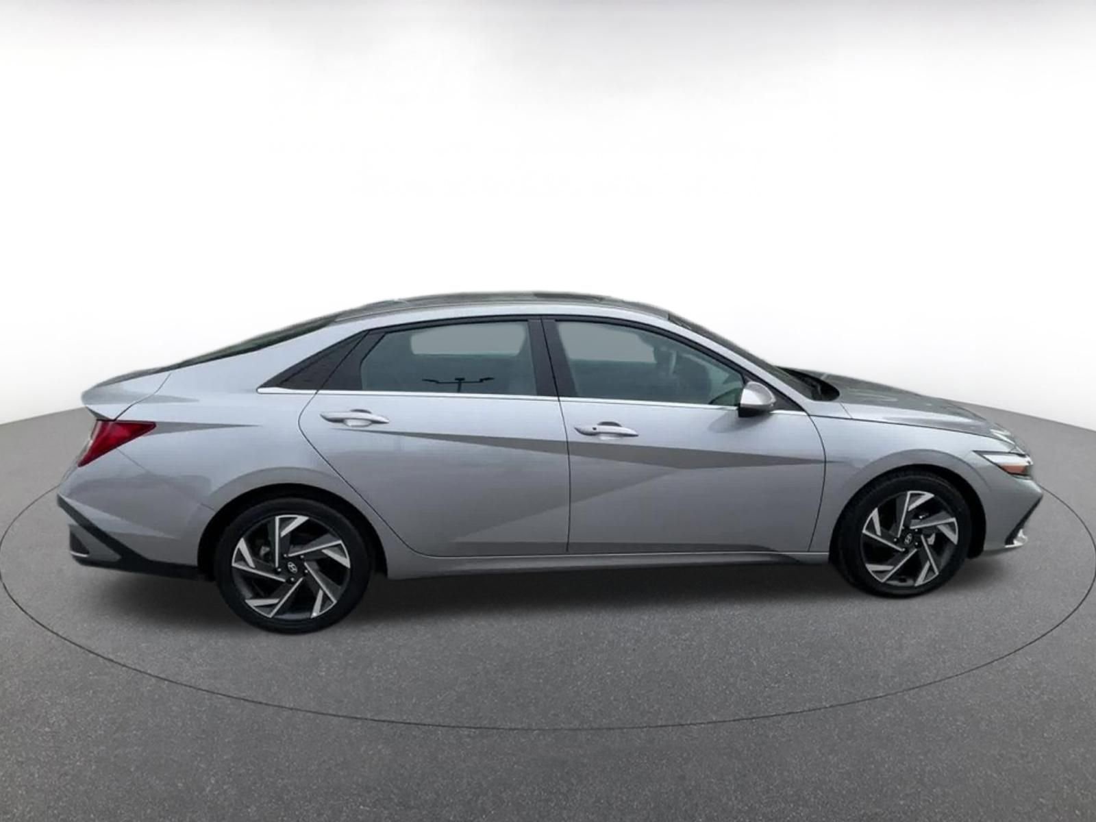 Thumbnail: 2025 Hyundai Elantra - 16