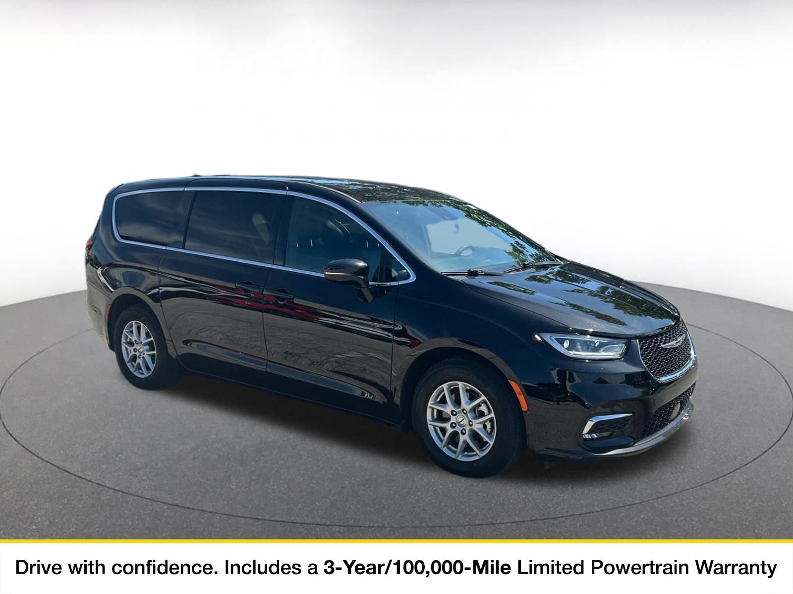 Thumbnail: 2025 Chrysler Pacifica - 1