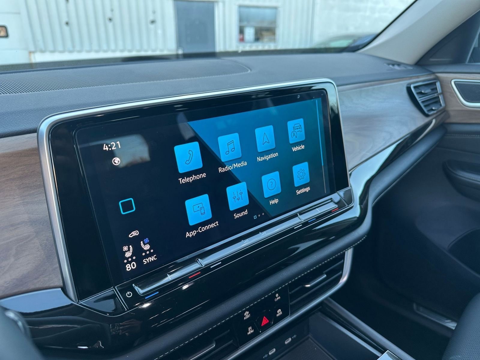 Thumbnail: 2025 Volkswagen Atlas - 21