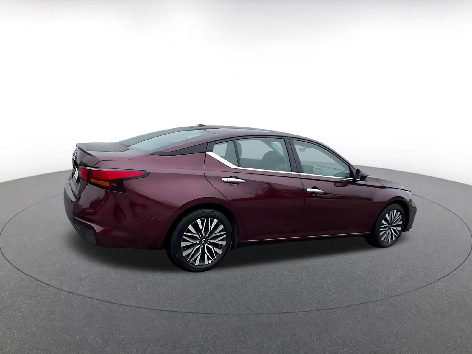 Thumbnail: 2025 Nissan Altima - 12