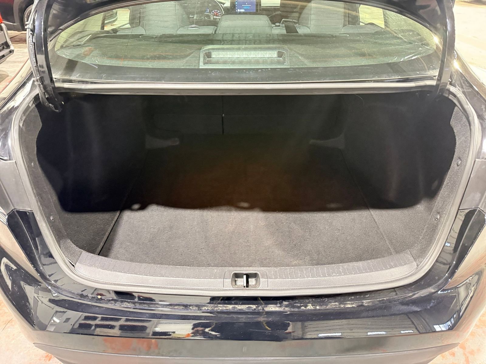 Thumbnail: 2025 Toyota Corolla - 31