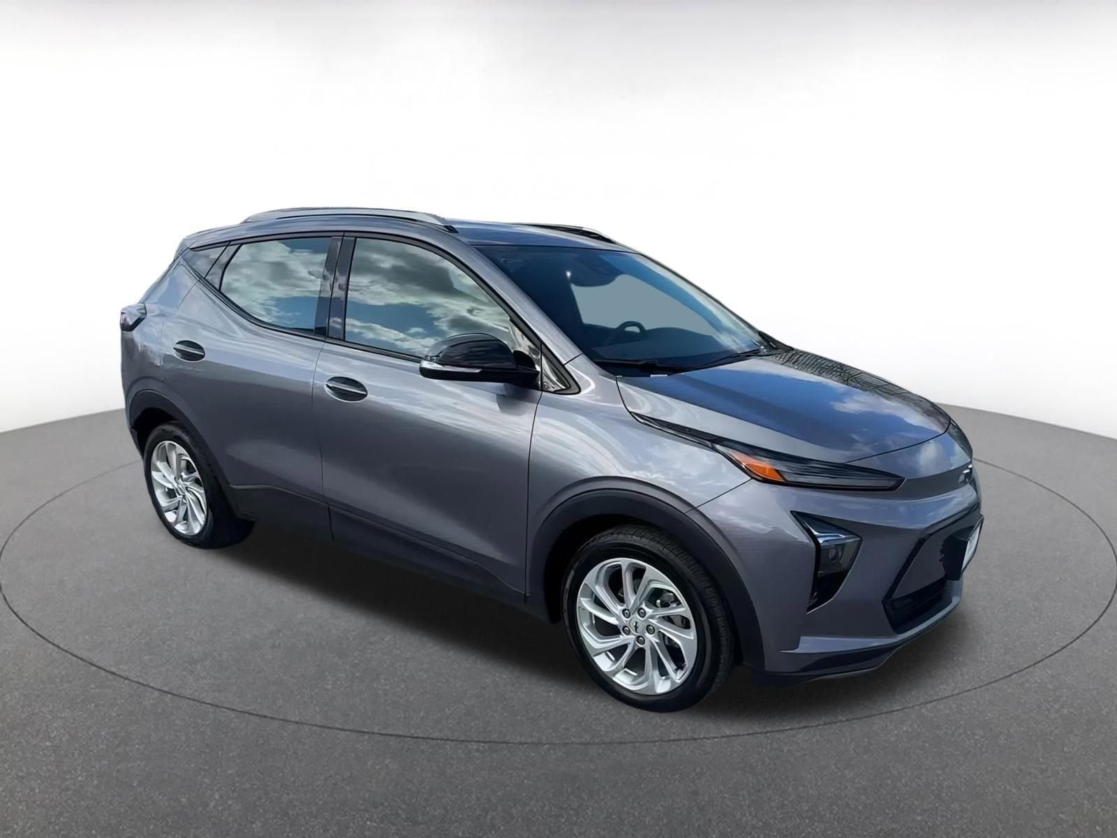 Thumbnail: 2023 Chevrolet Bolt EUV - 2