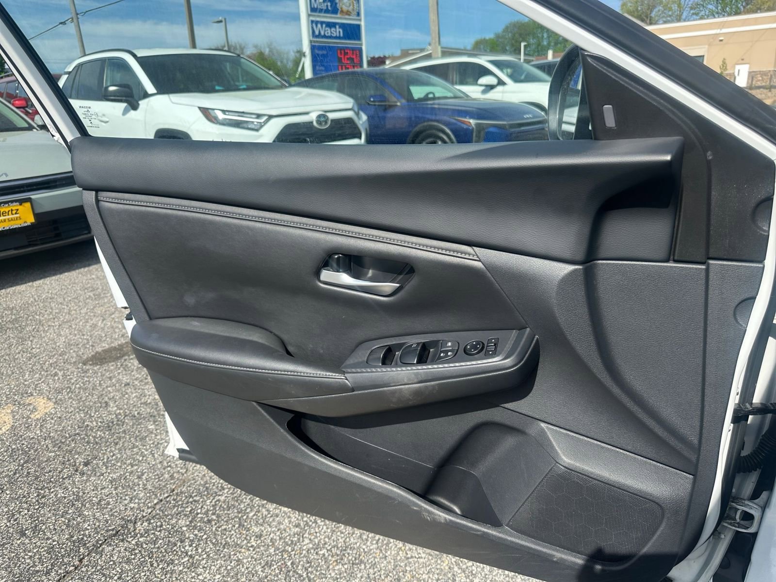 Thumbnail: 2025 Nissan Sentra - 18