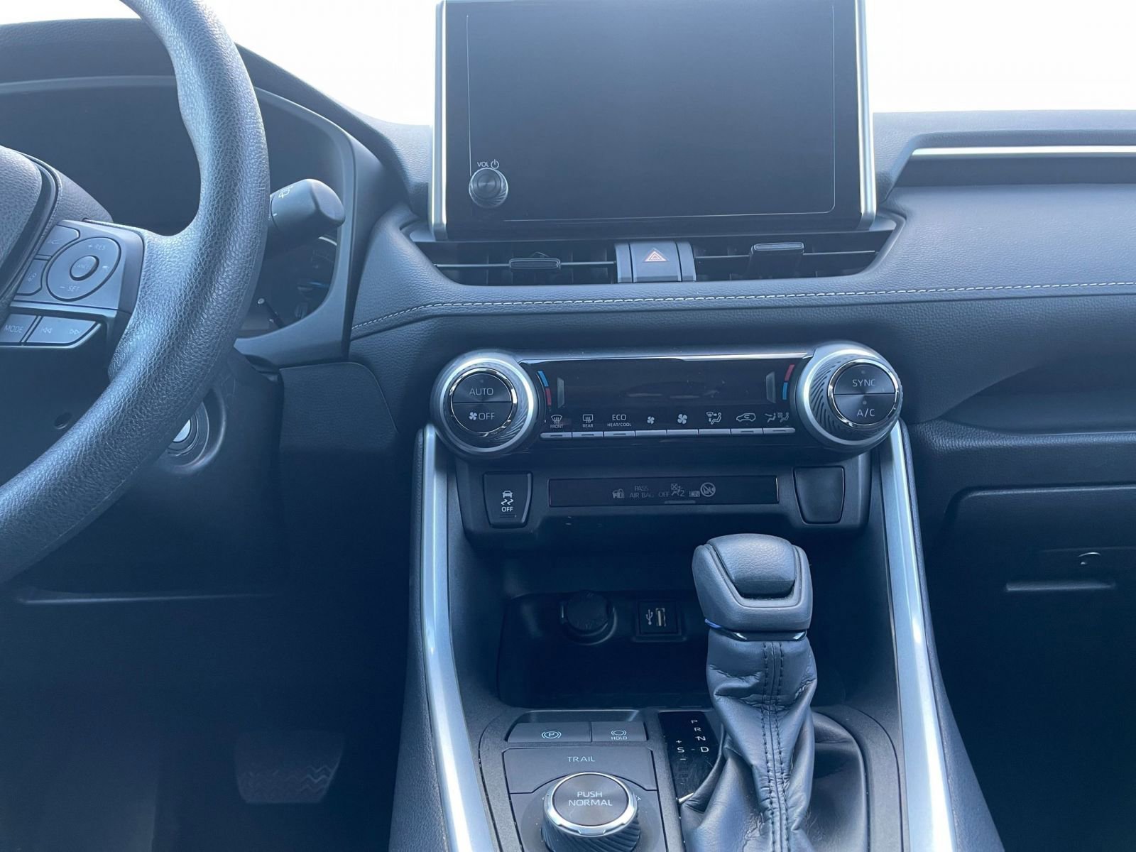 Thumbnail: 2025 Toyota RAV4 - 18