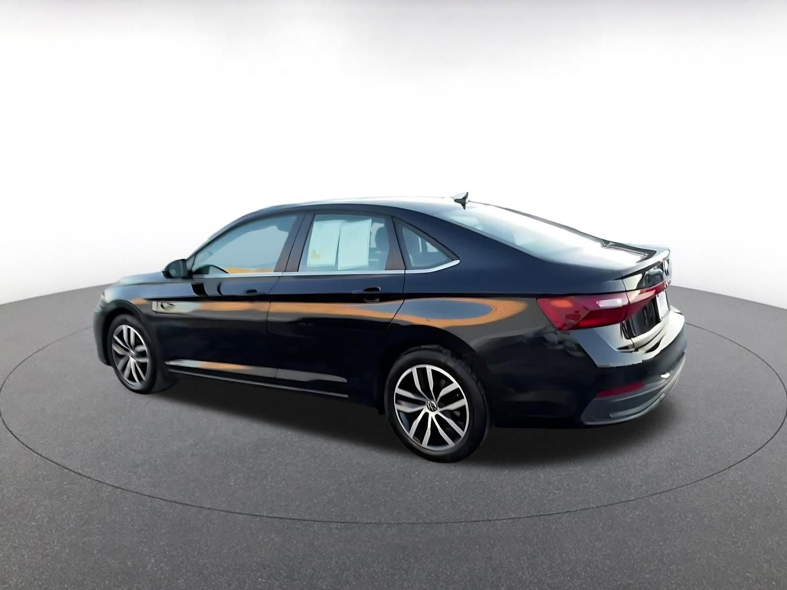 Thumbnail: 2025 Volkswagen Jetta - 9