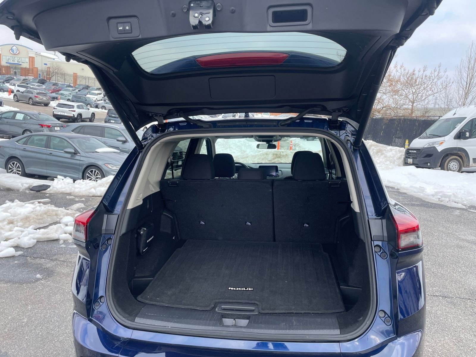 Thumbnail: 2025 Nissan Rogue - 32