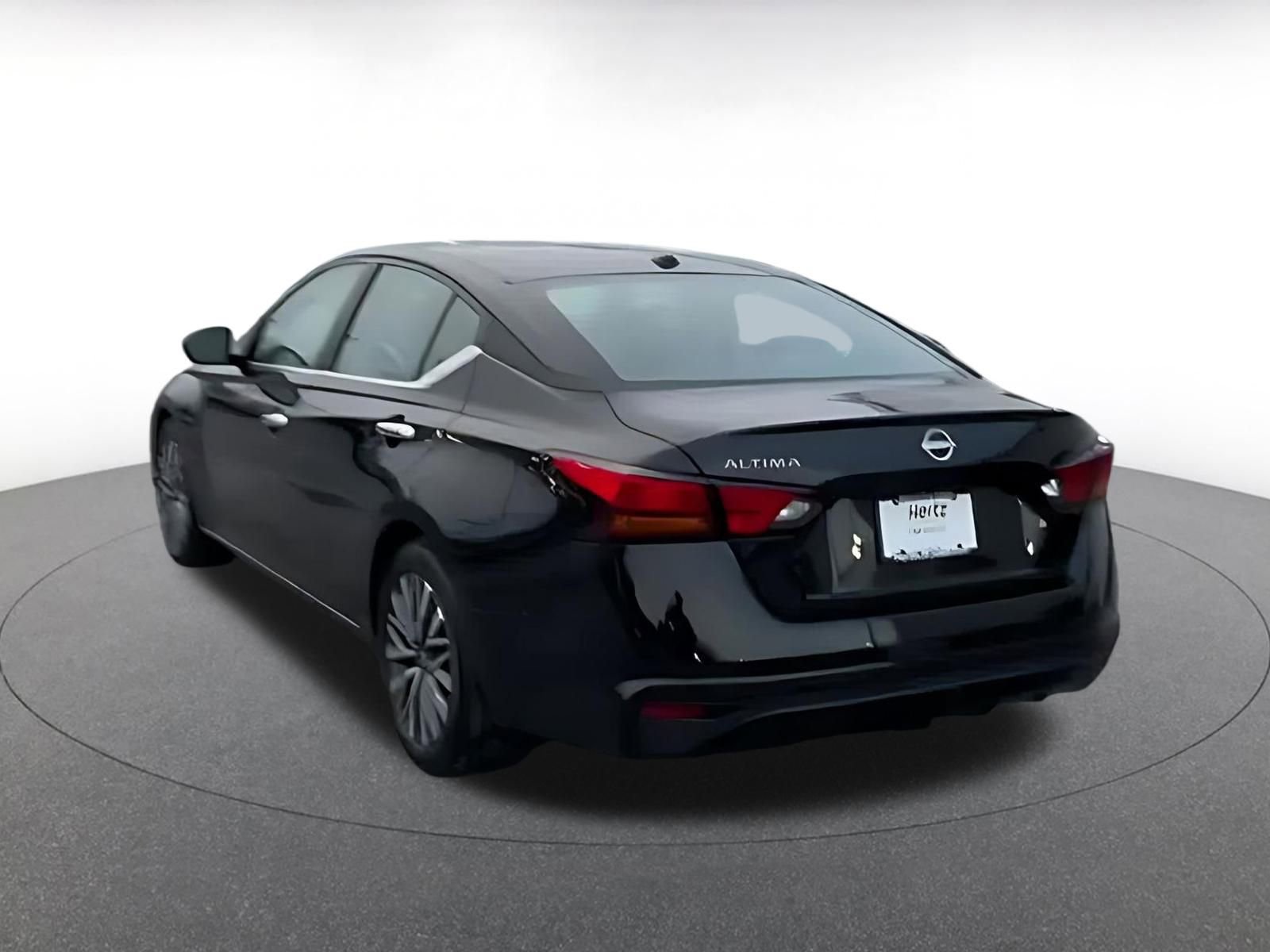 Thumbnail: 2025 Nissan Altima - 10