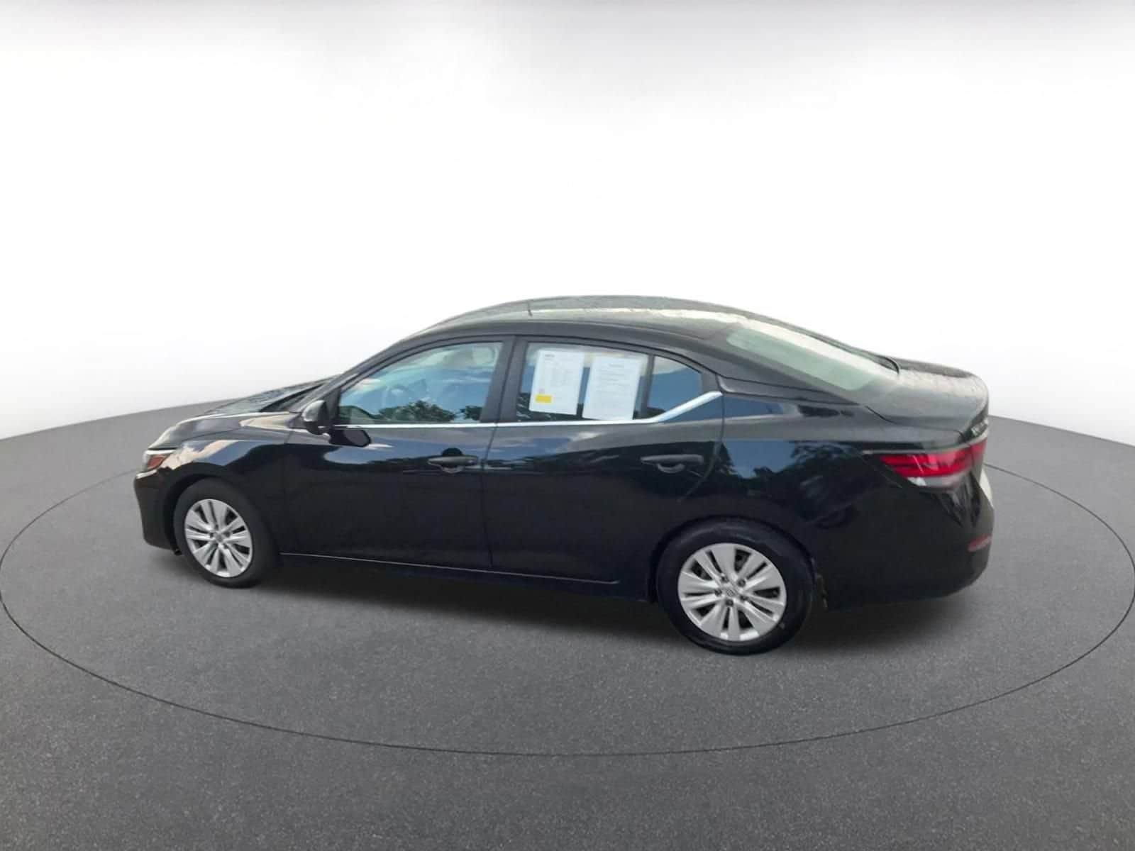 Thumbnail: 2025 Nissan Sentra - 9