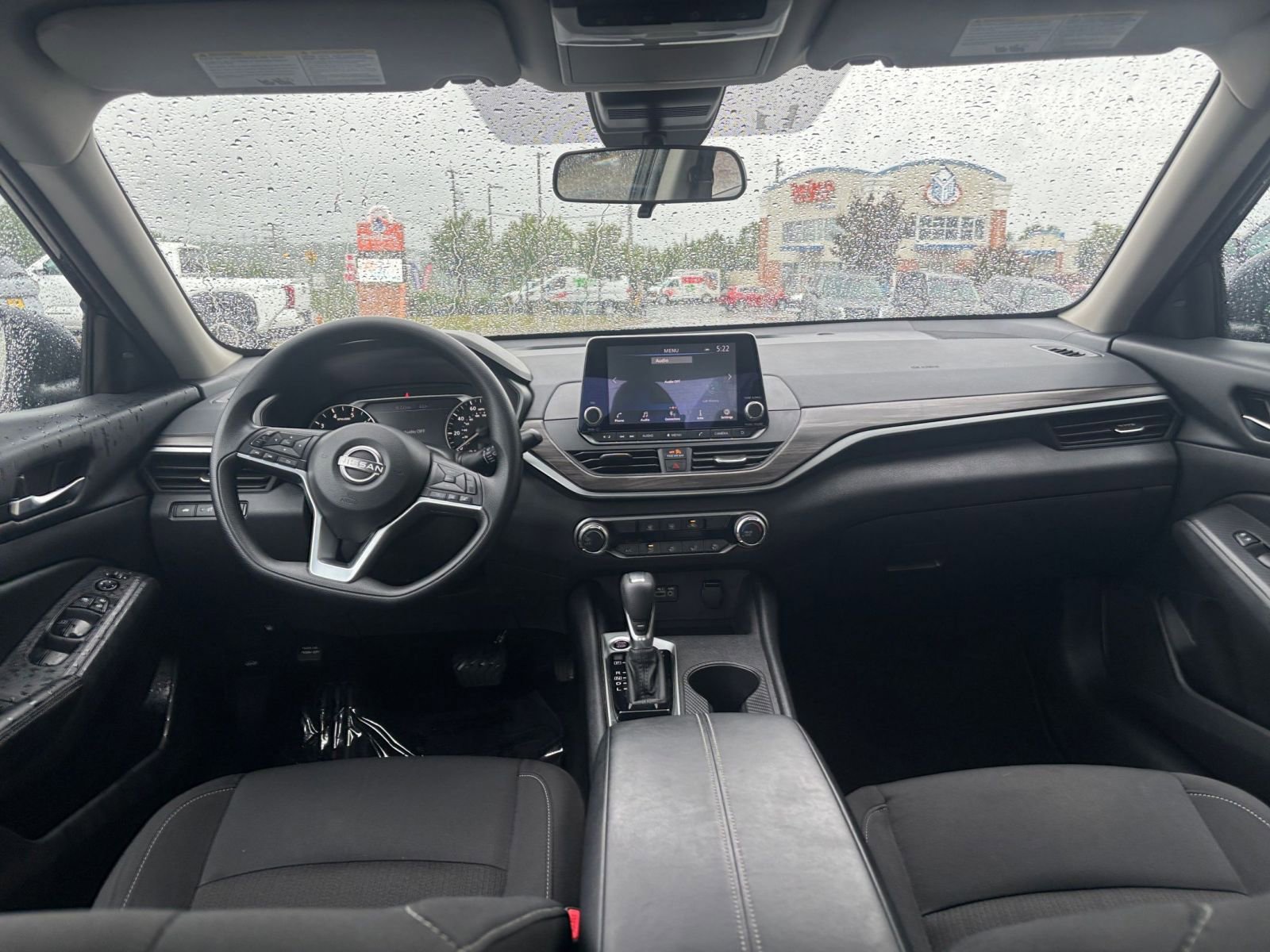 Thumbnail: 2025 Nissan Altima - 32