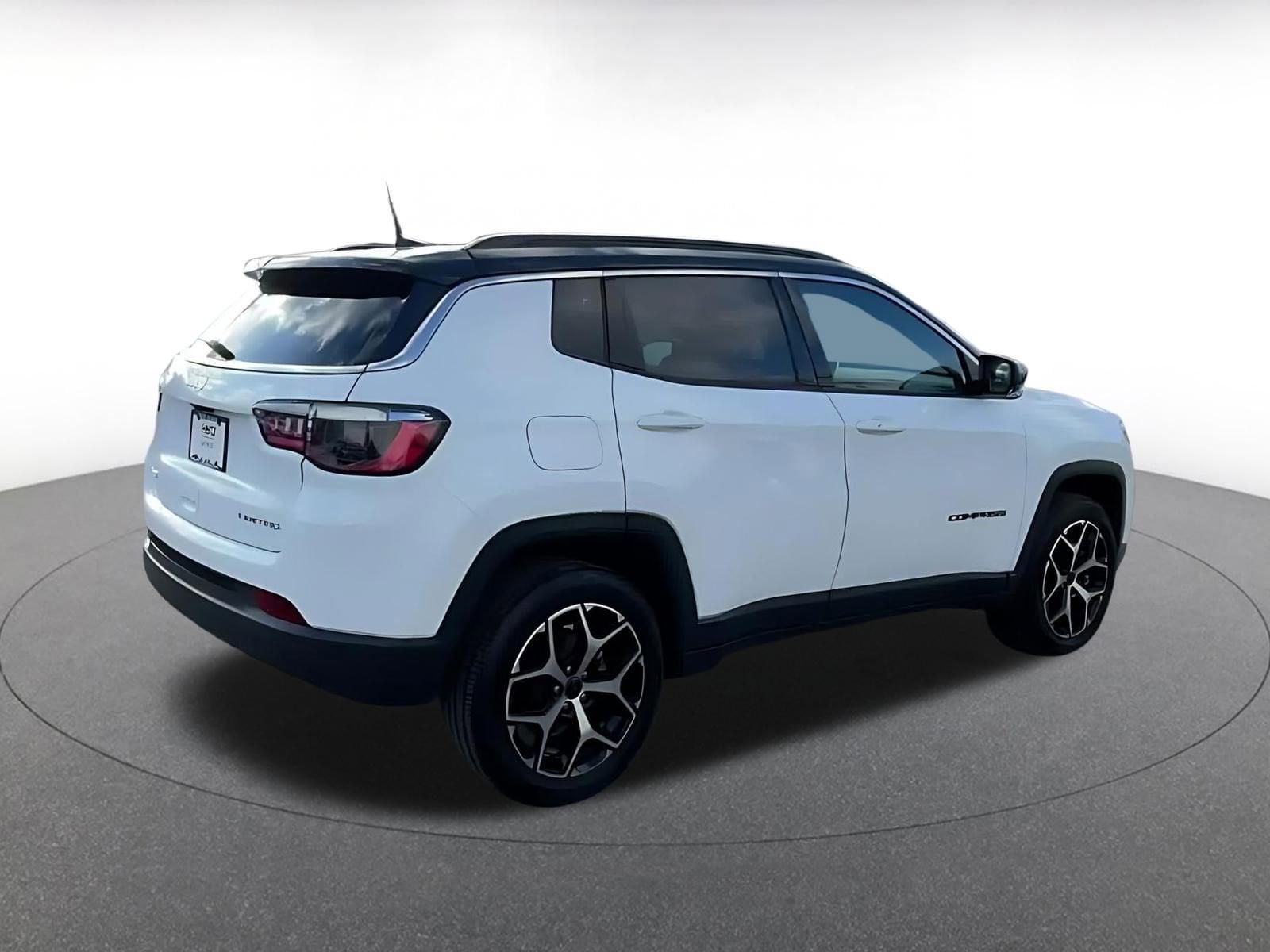 Thumbnail: 2025 Jeep Compass - 11