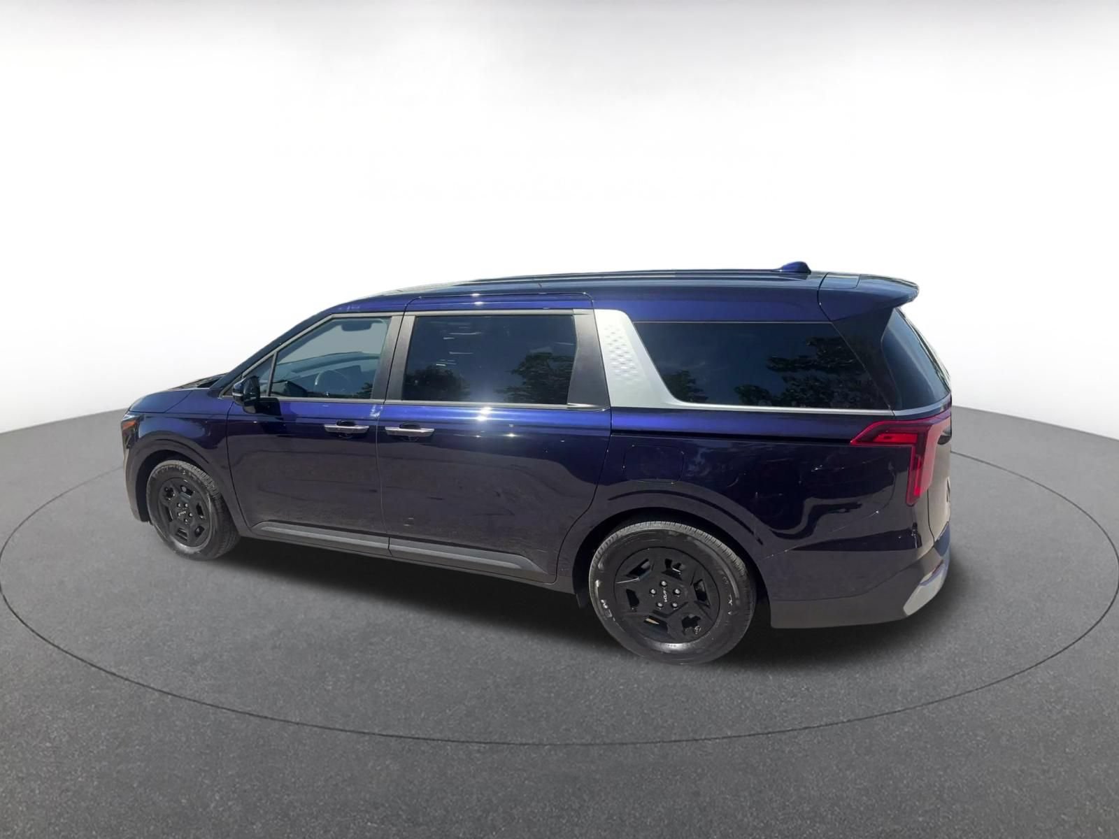 Thumbnail: 2026 Kia Carnival - 9