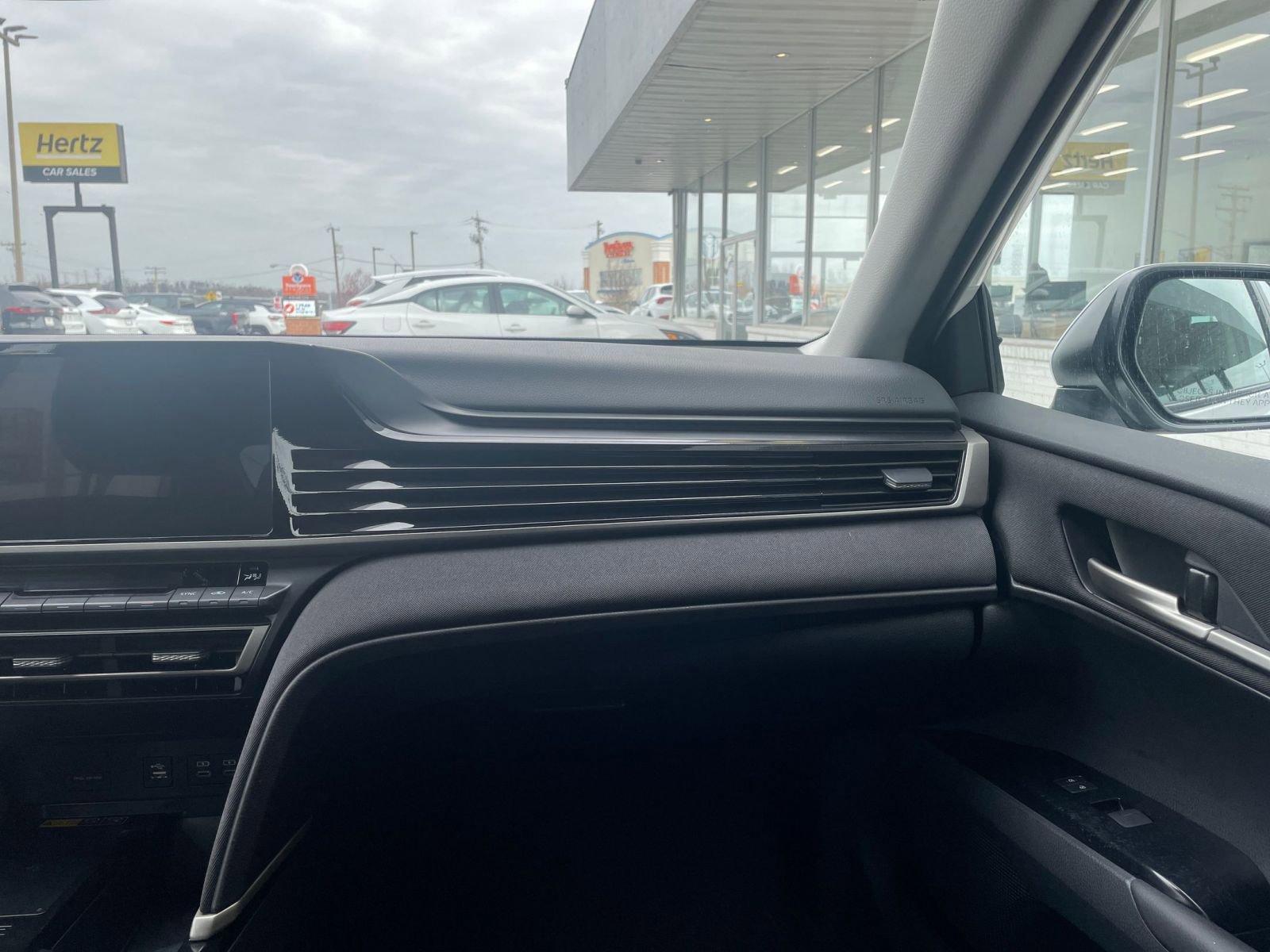 Thumbnail: 2025 Toyota Camry - 34