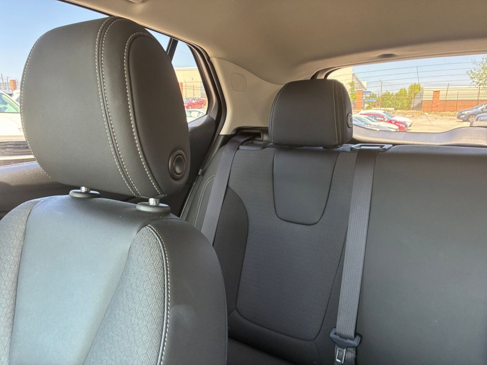 Thumbnail: 2025 Buick Encore GX - 34