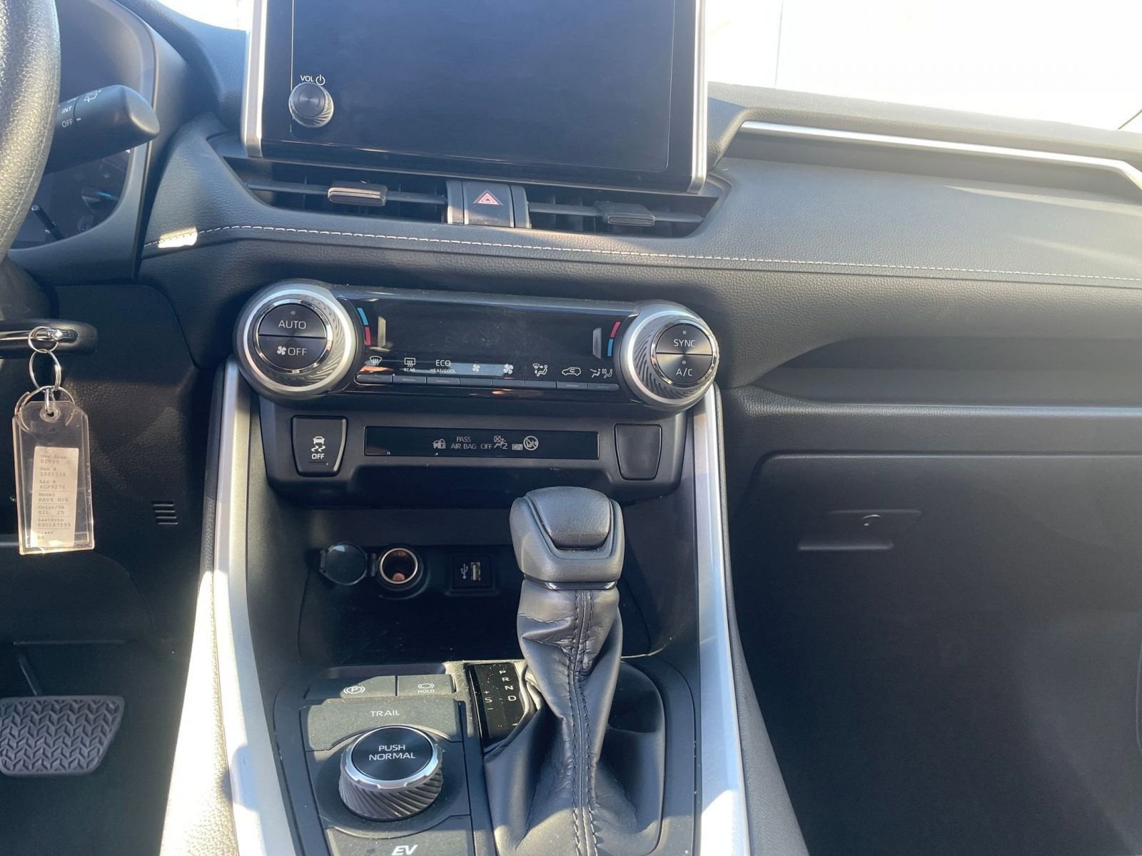 Thumbnail: 2025 Toyota RAV4 - 18