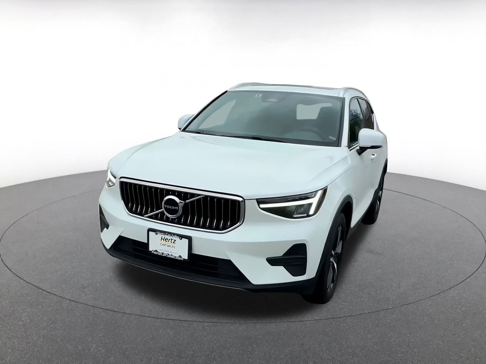 Thumbnail: 2024 Volvo XC40 - 7