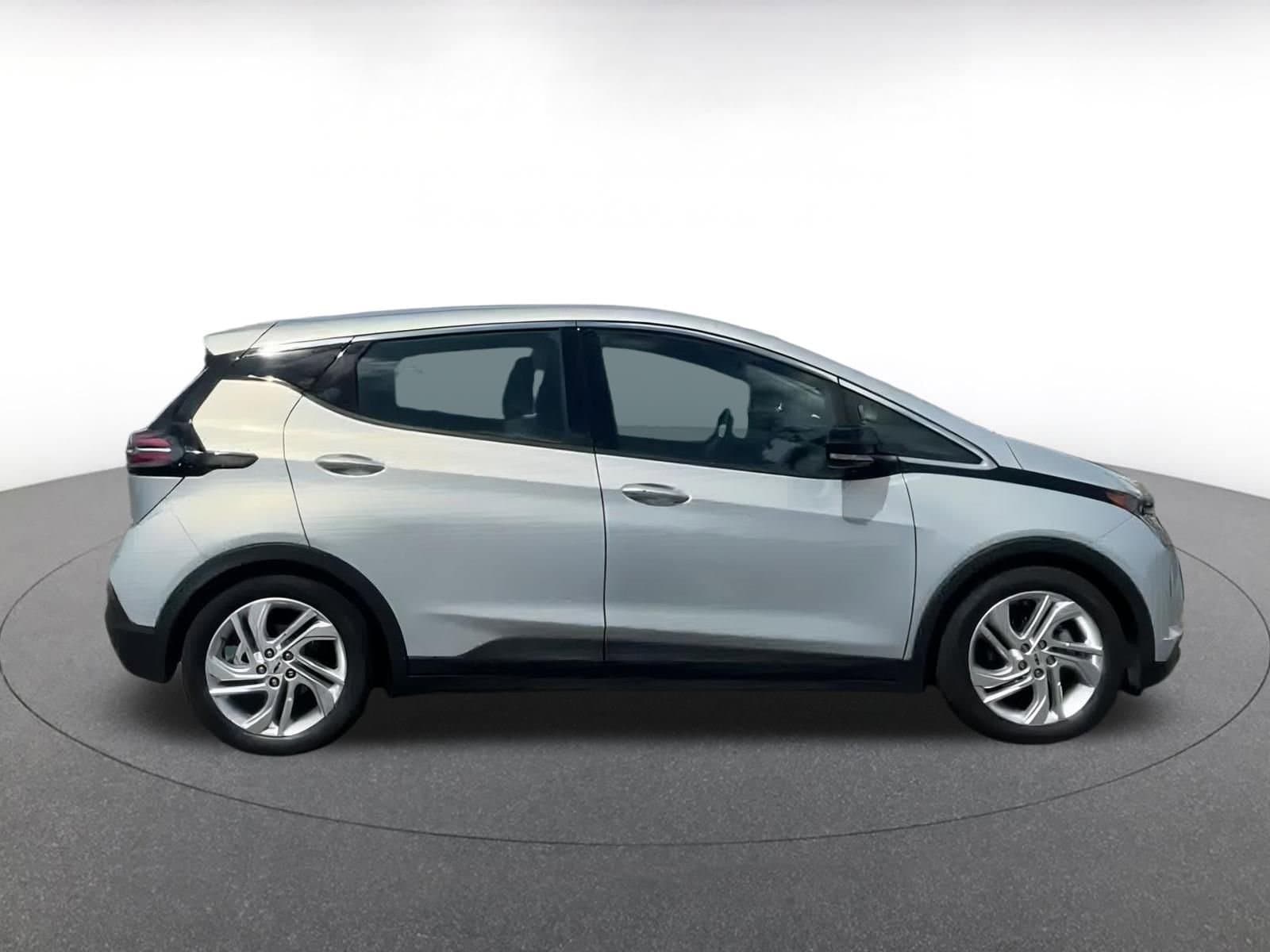 Thumbnail: 2023 Chevrolet Bolt EV - 16
