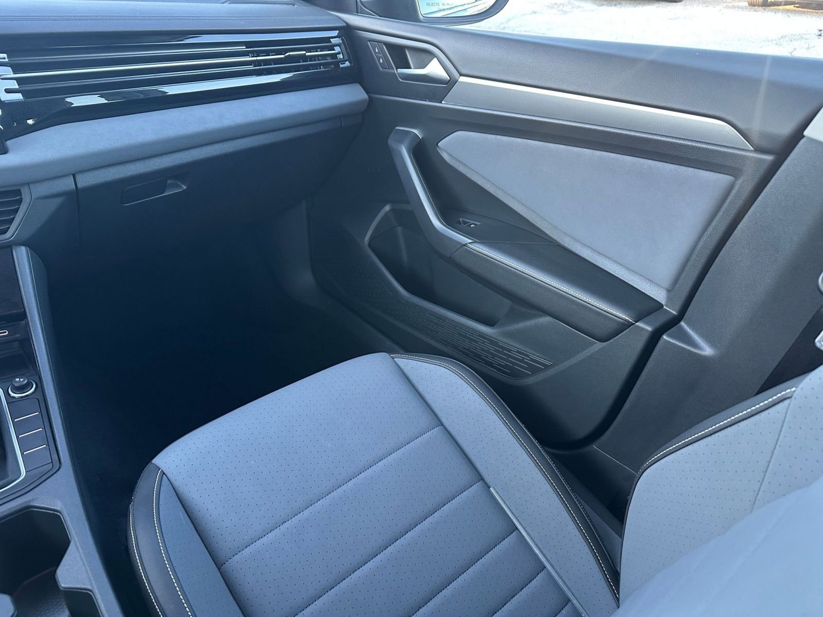 Thumbnail: 2025 Volkswagen Jetta - 34