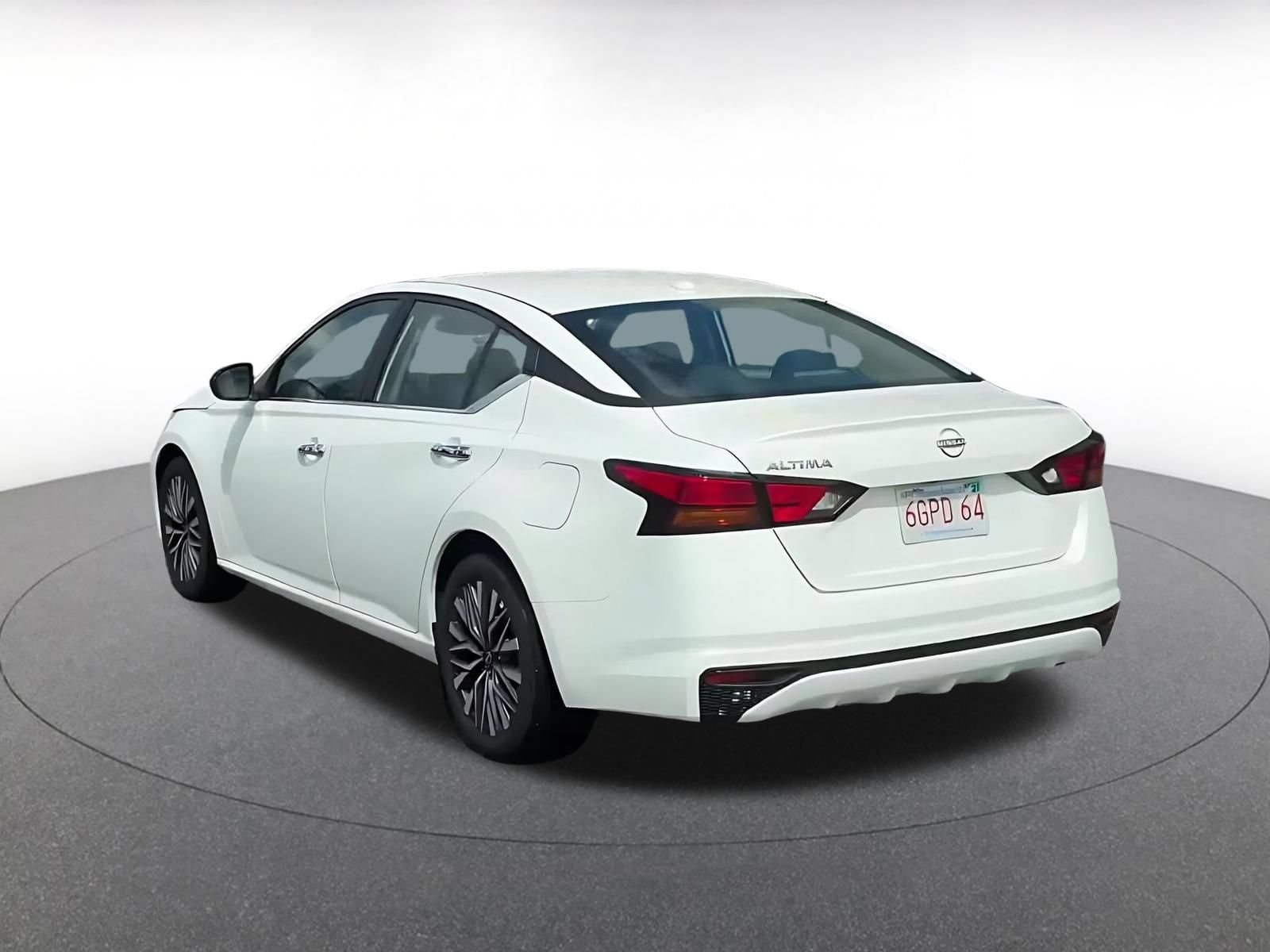Thumbnail: 2025 Nissan Altima - 10