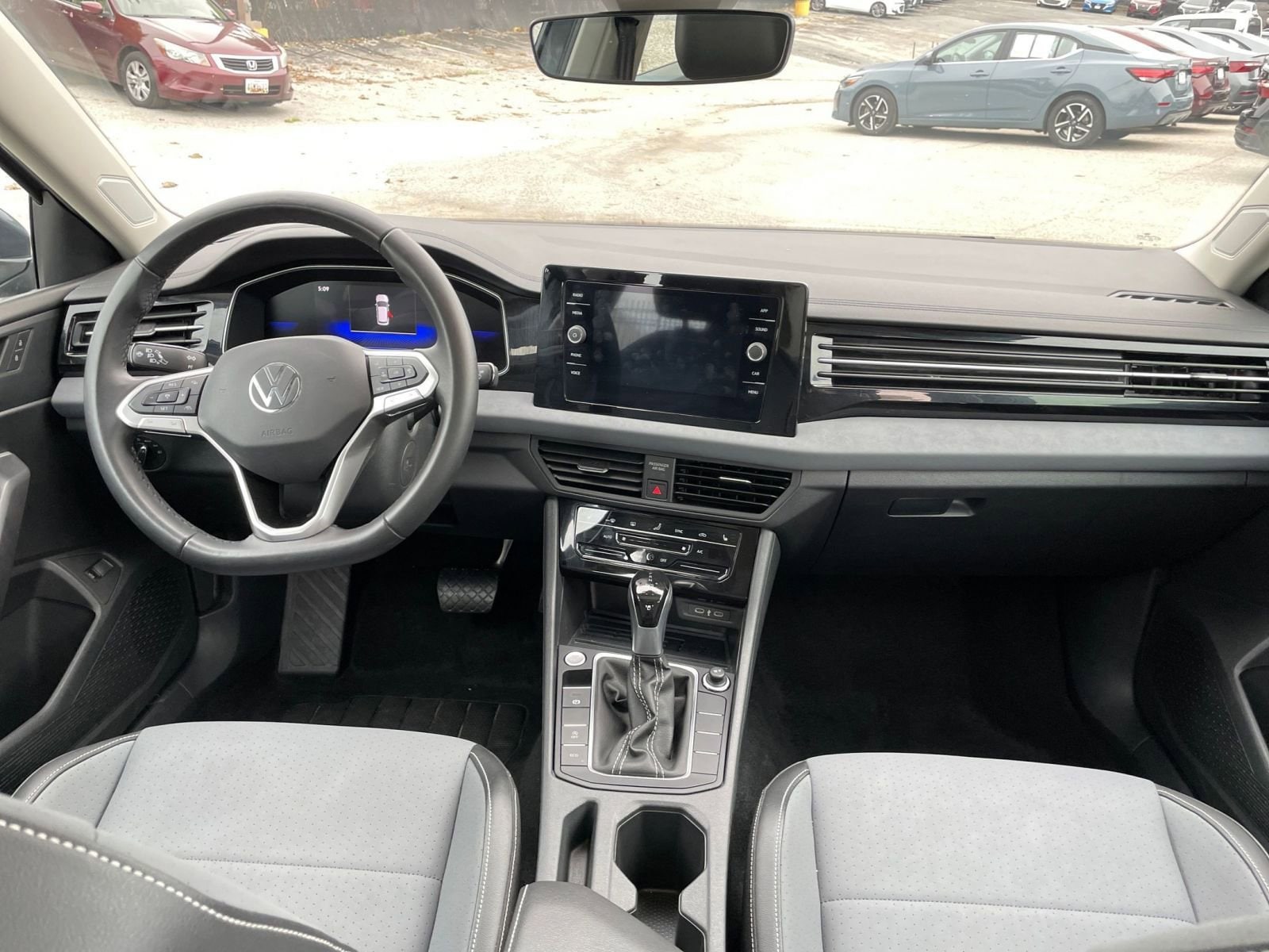 Thumbnail: 2025 Volkswagen Jetta - 33