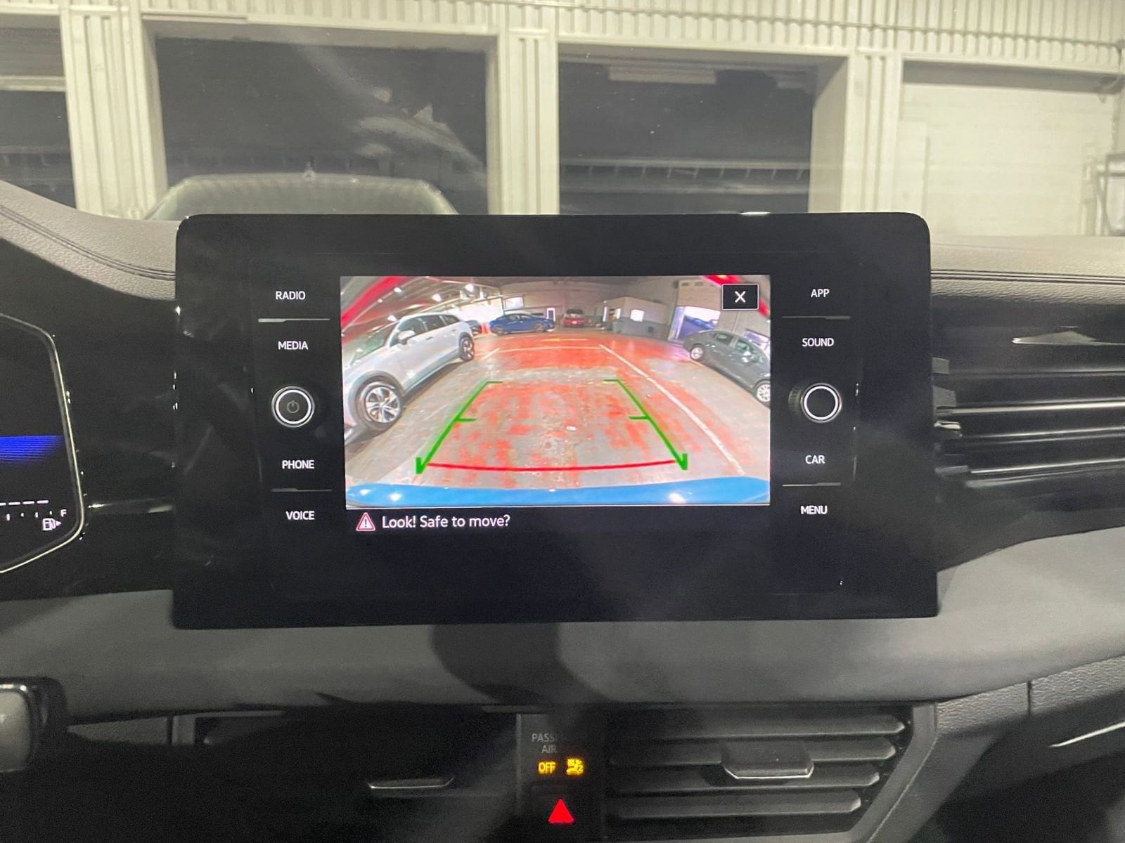 Thumbnail: 2025 Volkswagen Jetta - 17