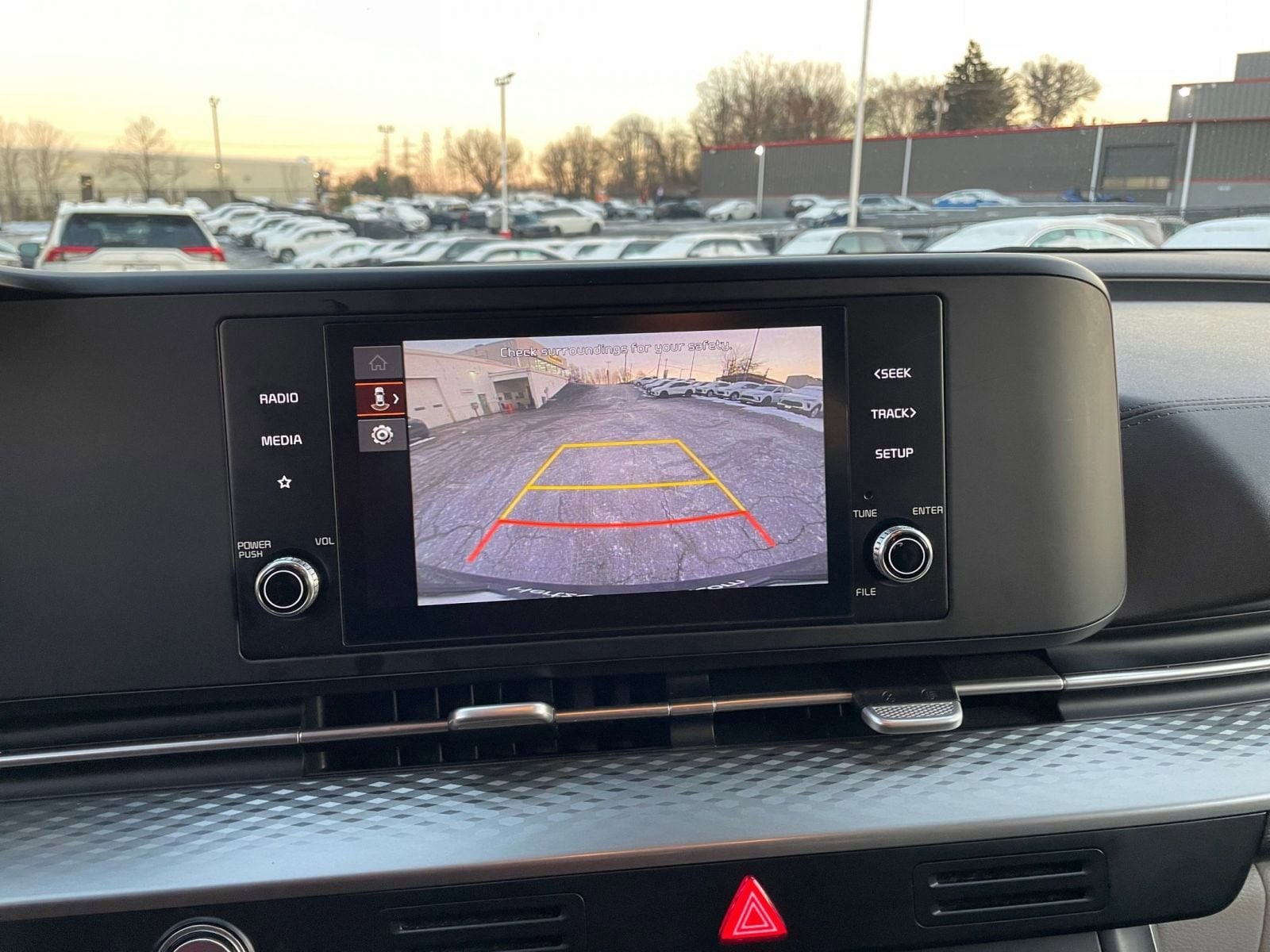 Thumbnail: 2023 Kia Carnival - 18