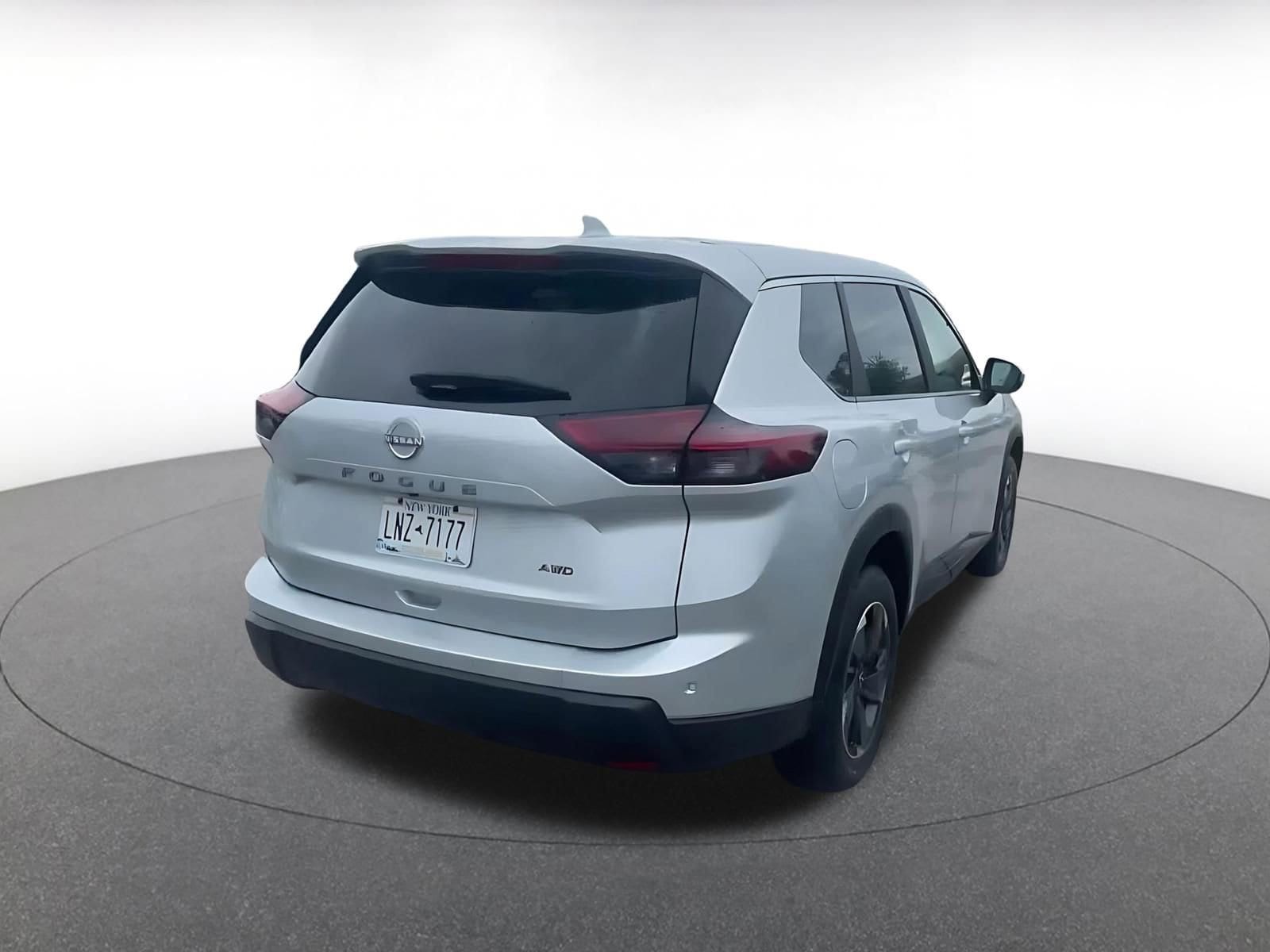 Thumbnail: 2025 Nissan Rogue - 15