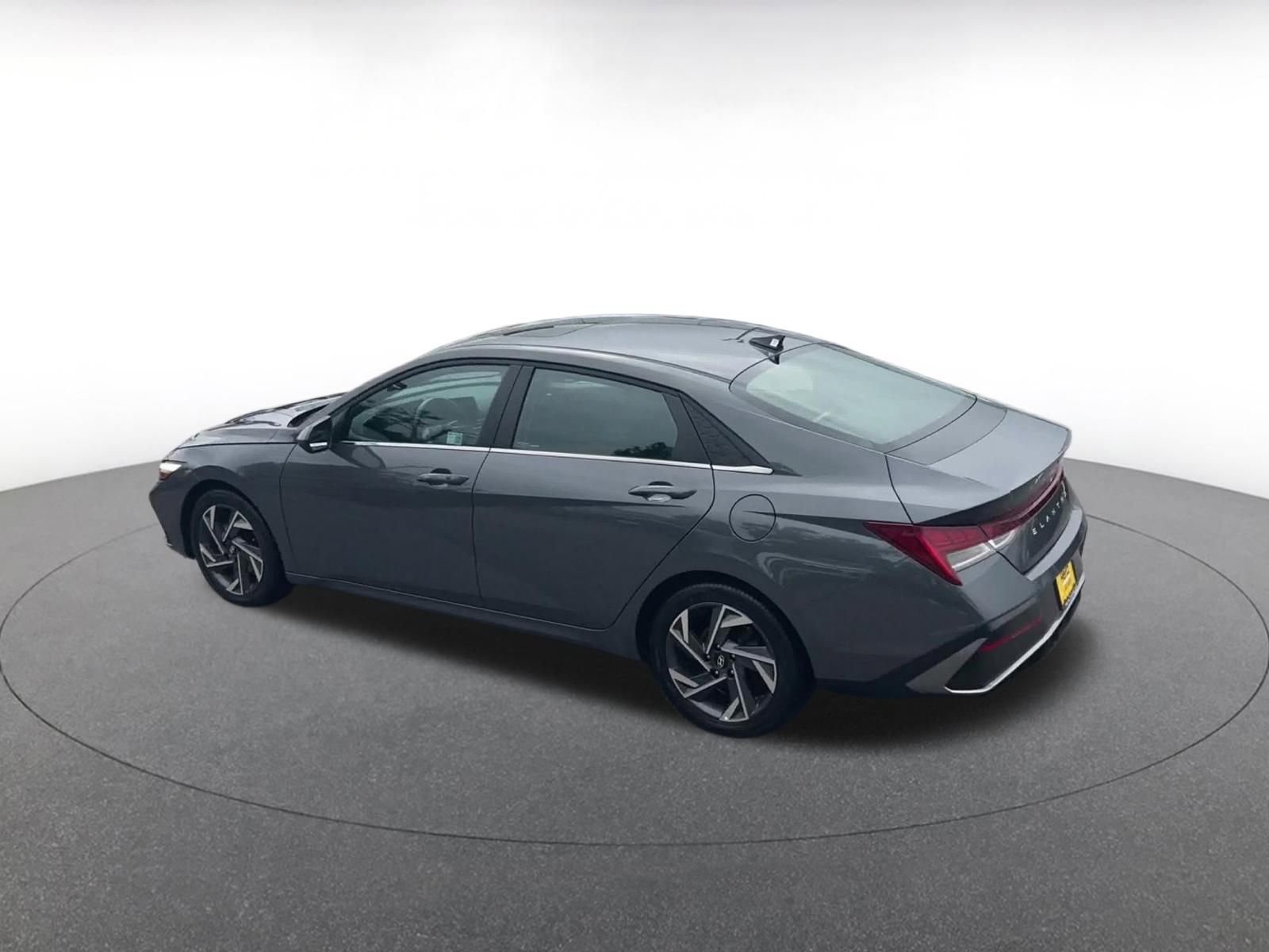 Thumbnail: 2025 Hyundai Elantra - 10