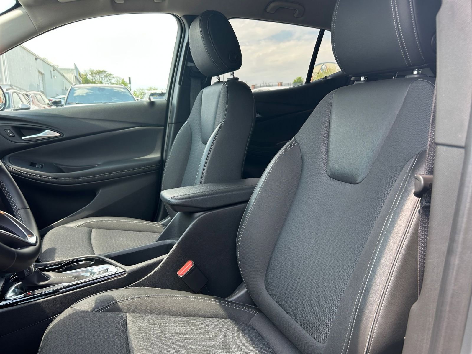 Thumbnail: 2025 Buick Encore GX - 31