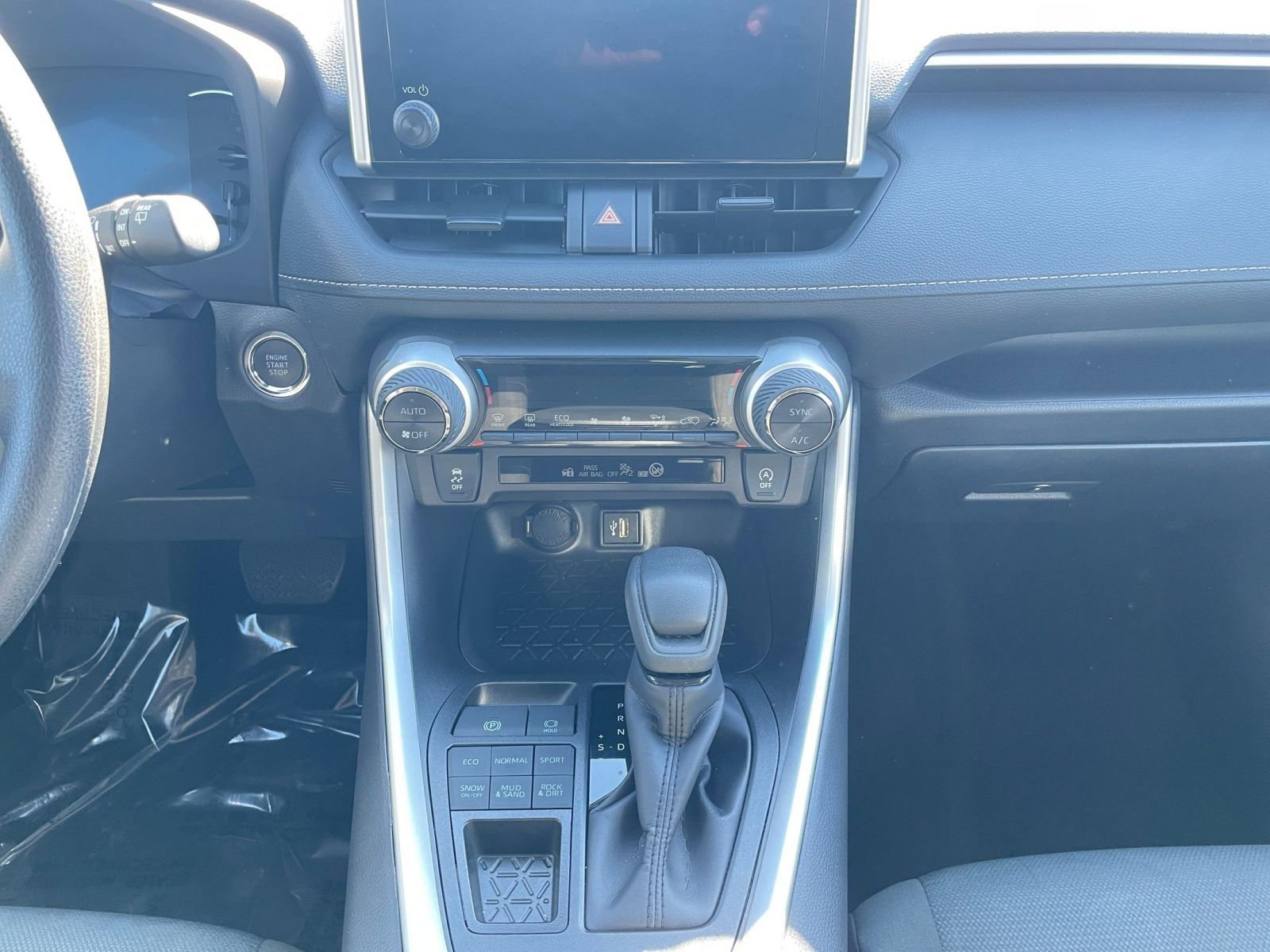 Thumbnail: 2025 Toyota RAV4 - 18