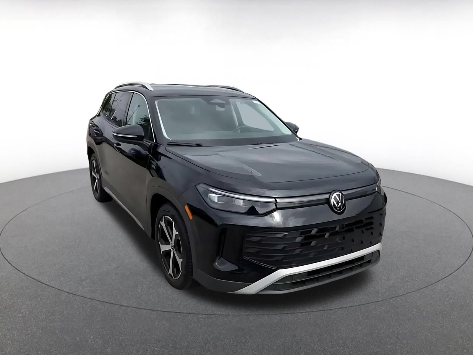 Thumbnail: 2026 Volkswagen Tiguan - 3