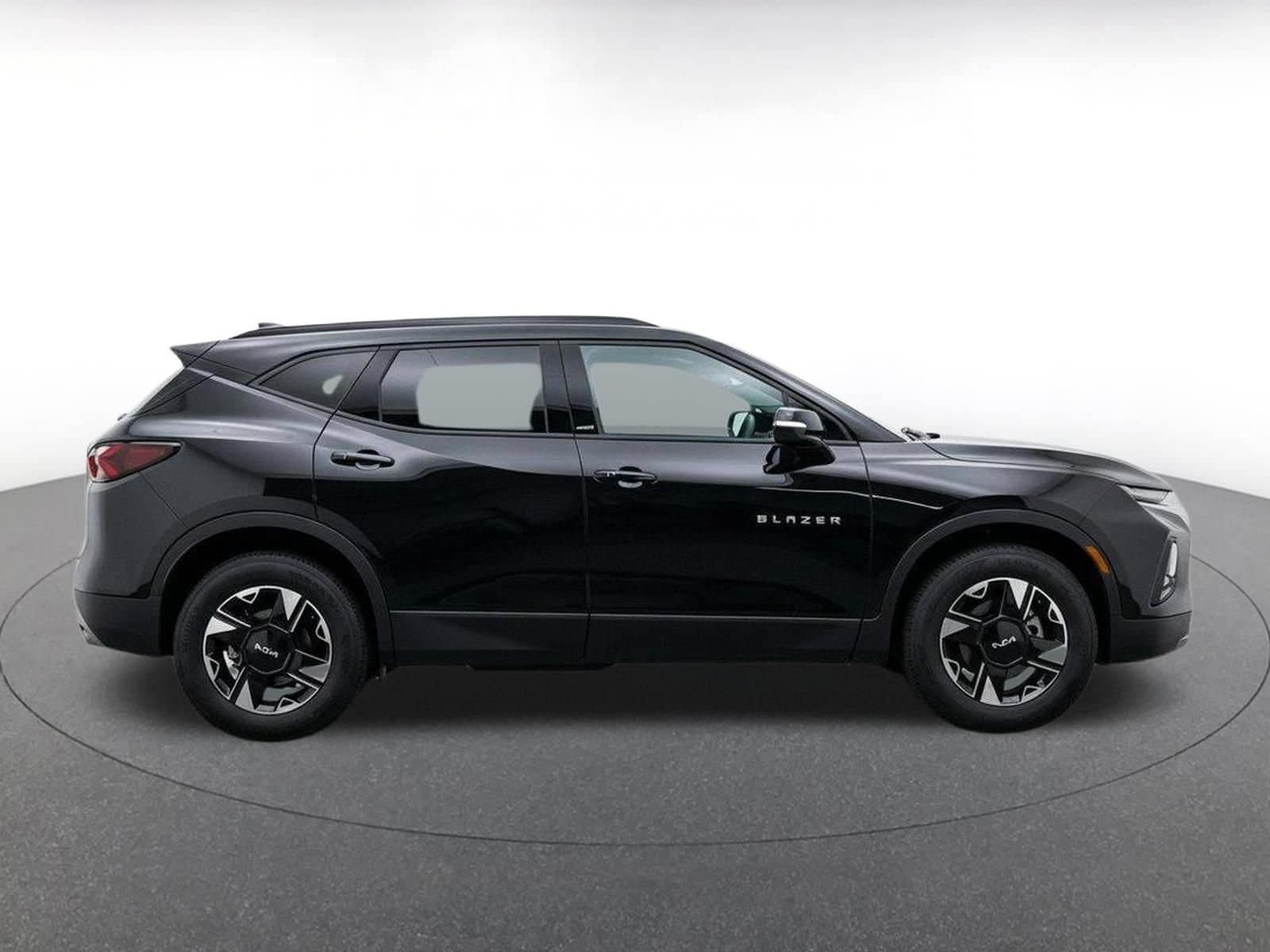 Thumbnail: 2025 Chevrolet Blazer - 10