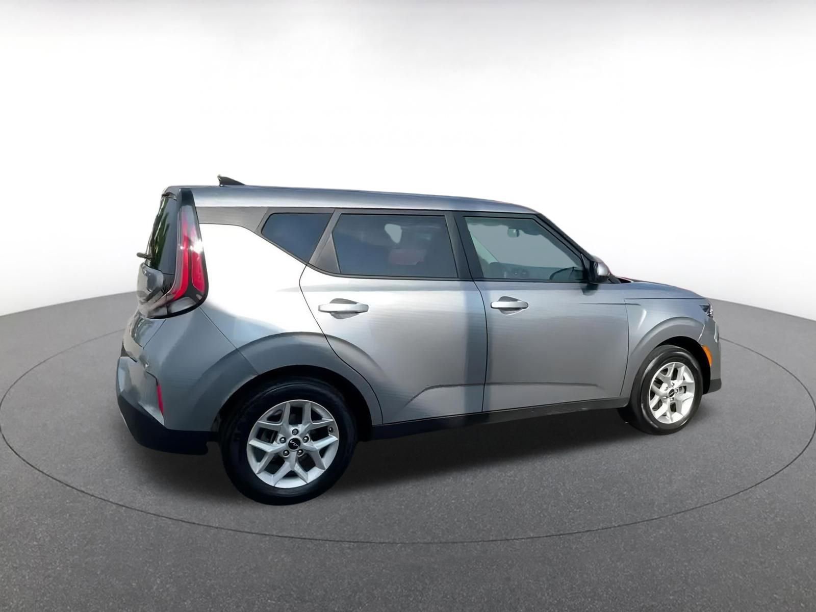 2024 Kia Soul LX 11